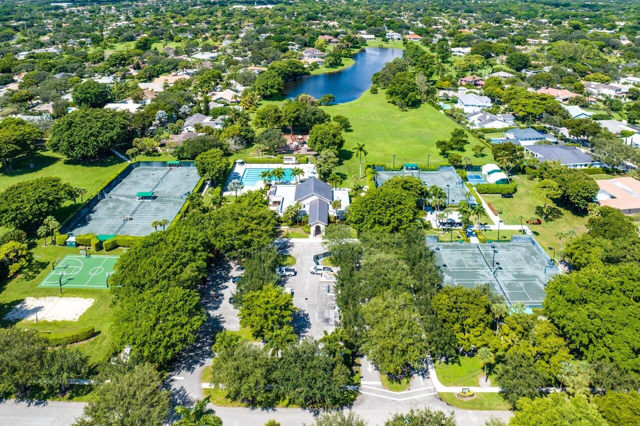 Boca Raton Bath & Tennis - Land