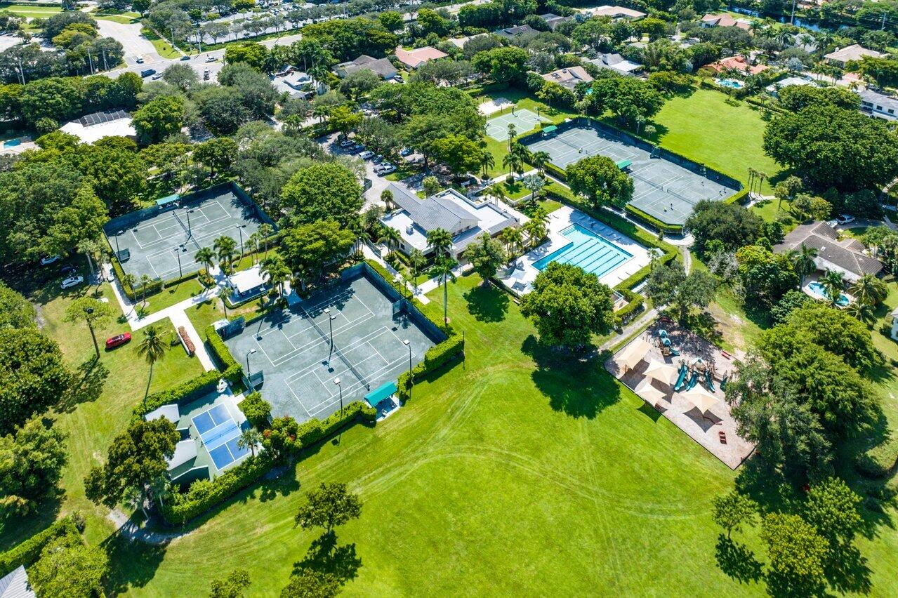 Boca Raton Bath & Tennis - Land