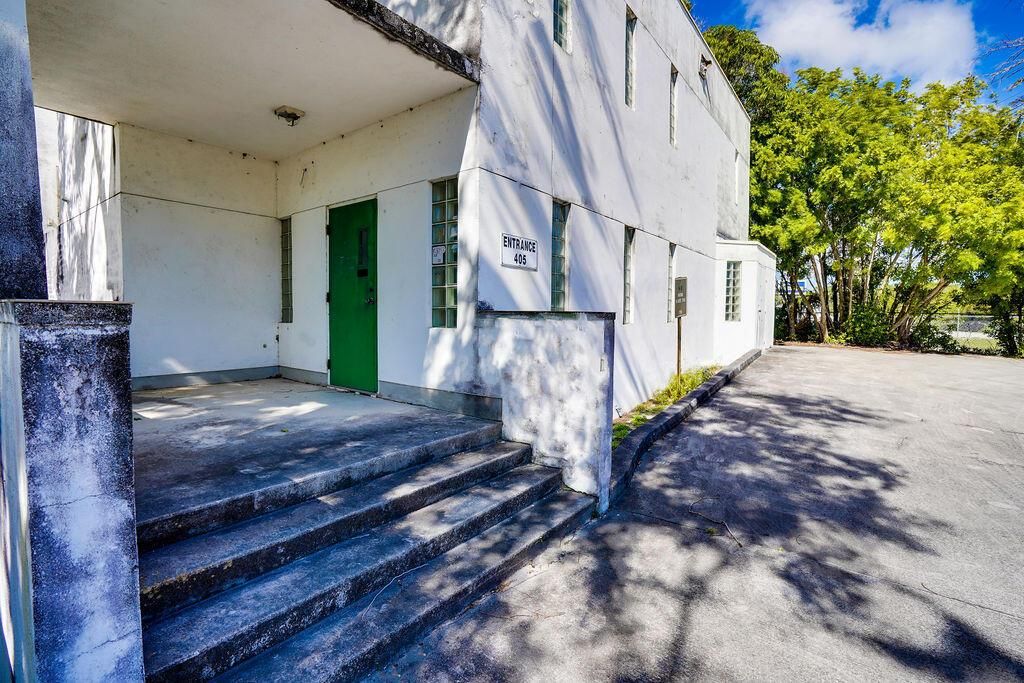 Photo of 405 Angle Road, Fort Pierce, FL 34947 (MLS # R10776000)