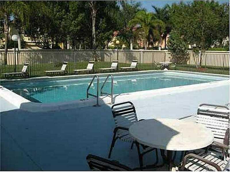 CHATEAULAINE - Residential Lease