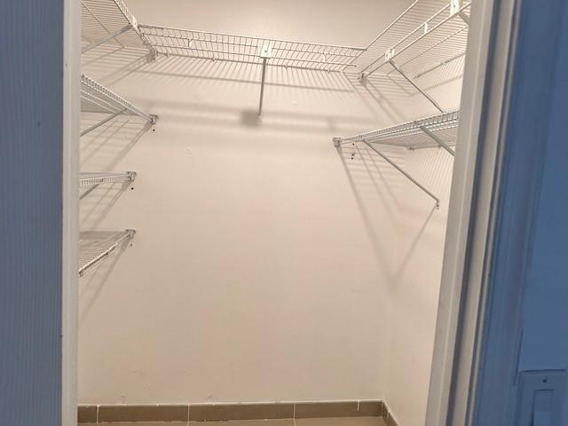 CHATEAULAINE - Residential Lease