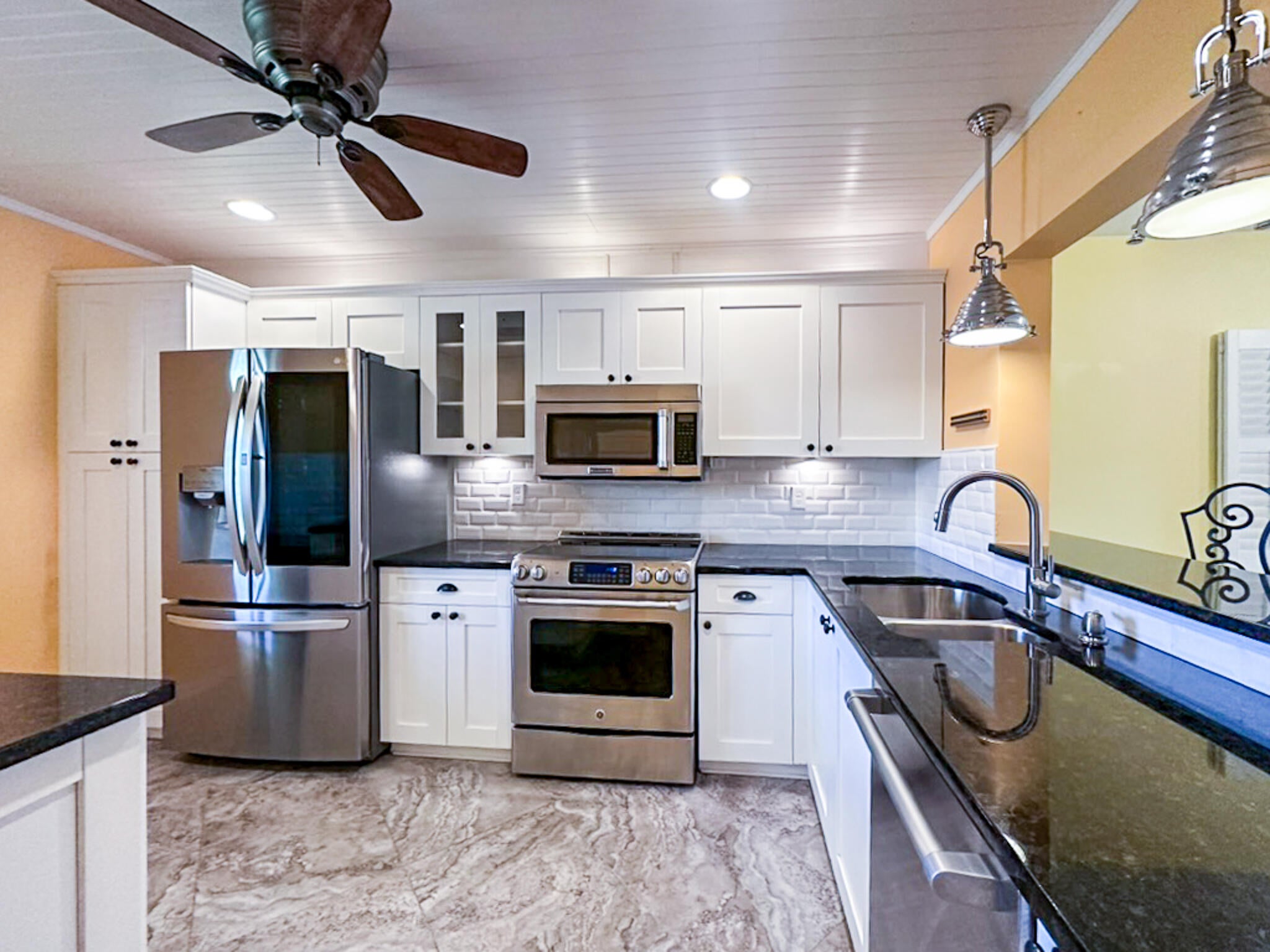 6303 SE WILLIAMSBURG Drive 201