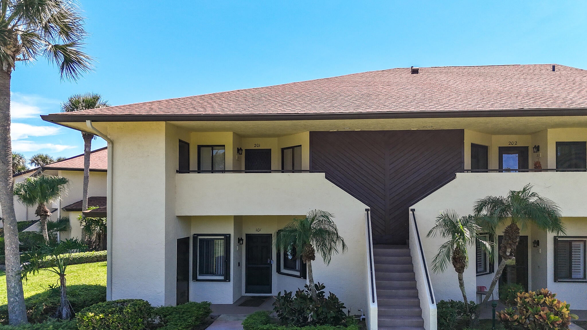 6303 SE WILLIAMSBURG Drive 201