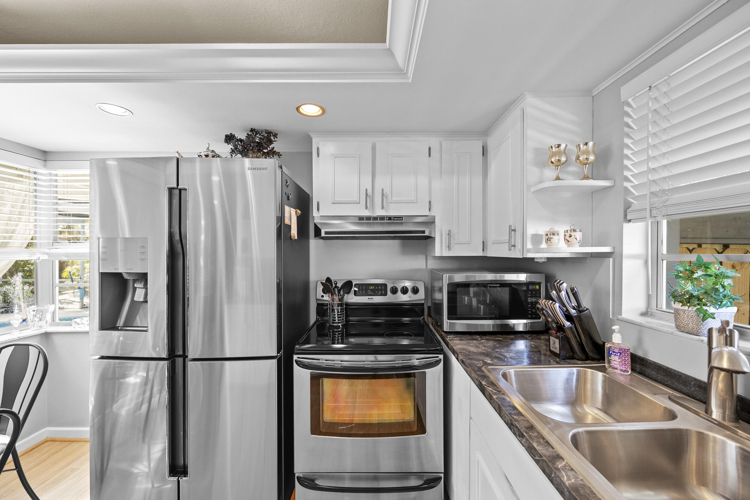 NORTH LAKE WORTH - Residential