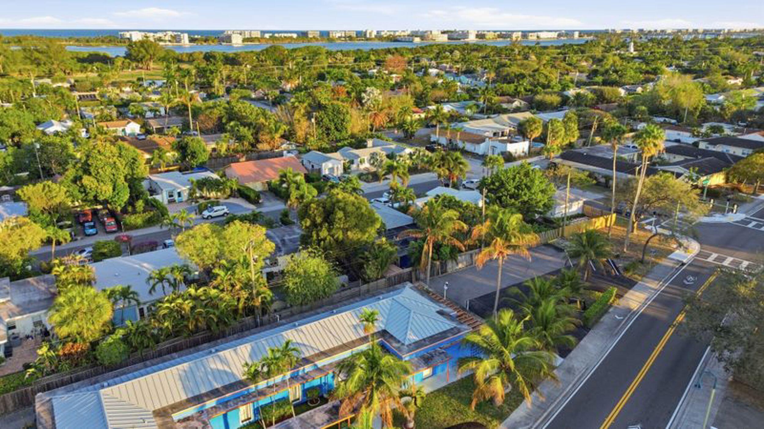 NORTH LAKE WORTH - Residential