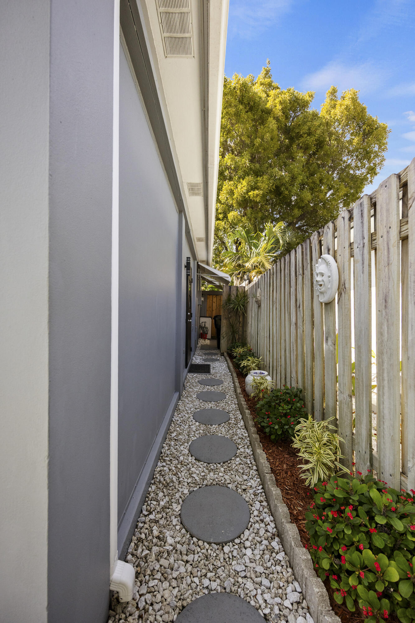 NORTH LAKE WORTH - Residential