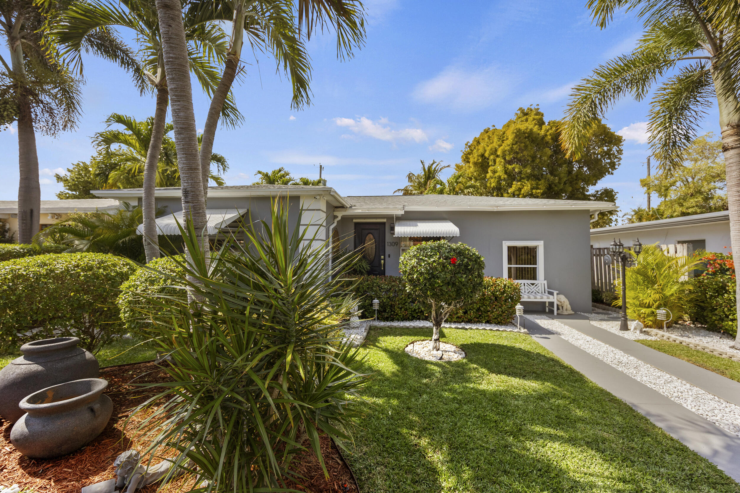 NORTH LAKE WORTH - Residential