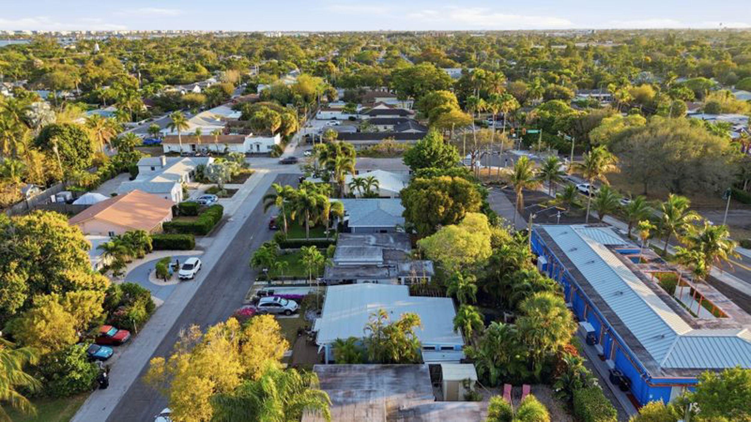 NORTH LAKE WORTH - Residential