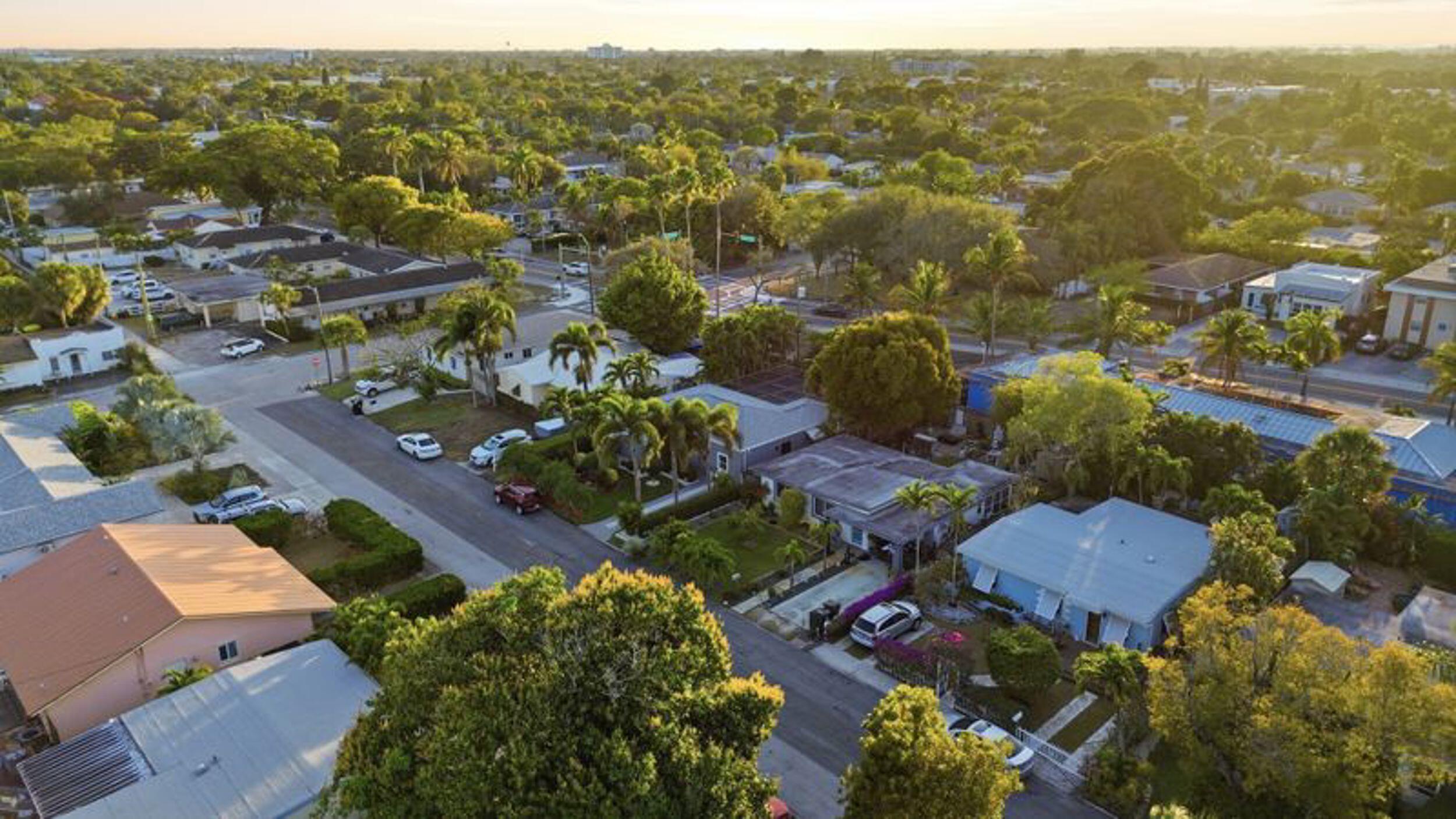 NORTH LAKE WORTH - Residential