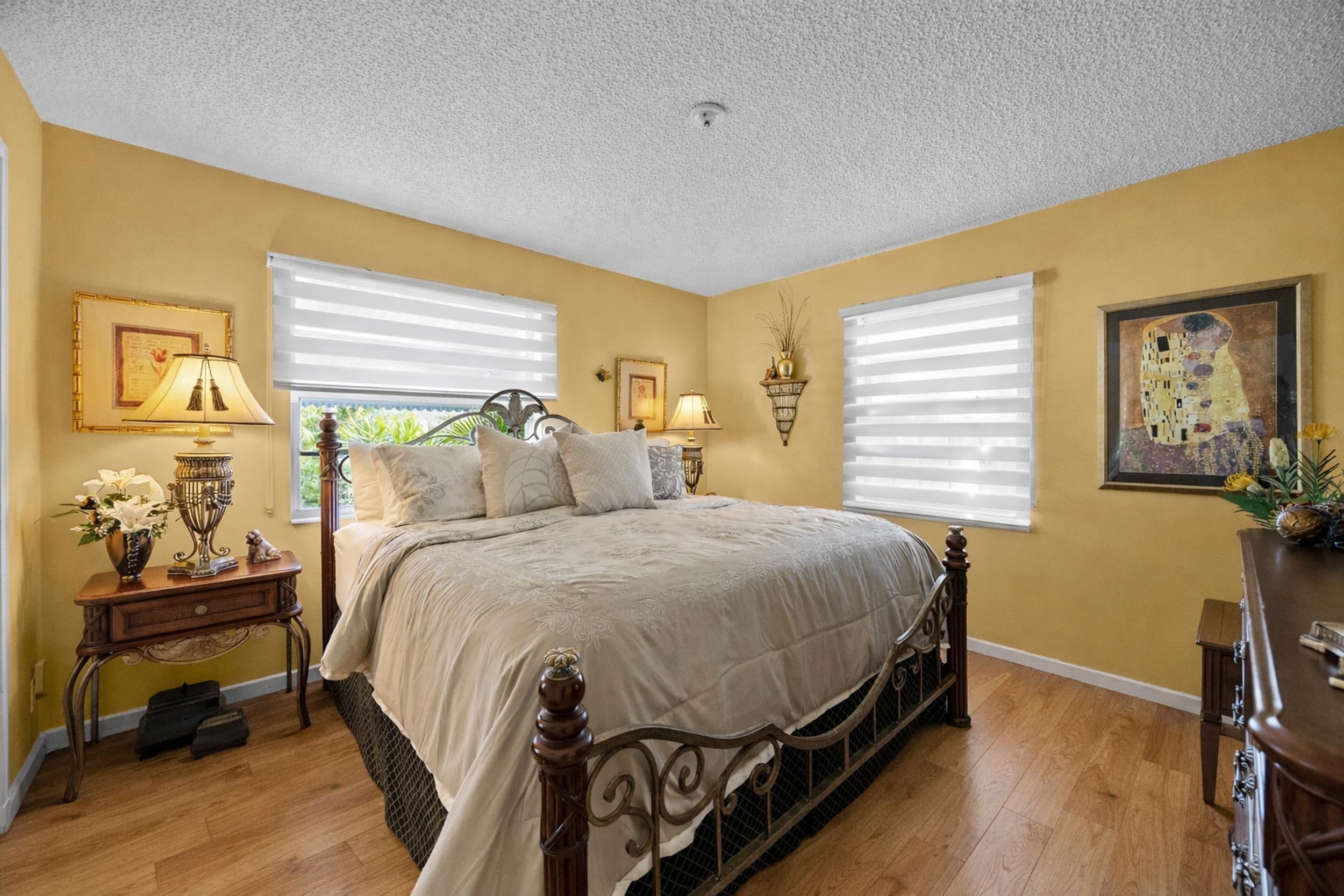 NORTH LAKE WORTH - Residential