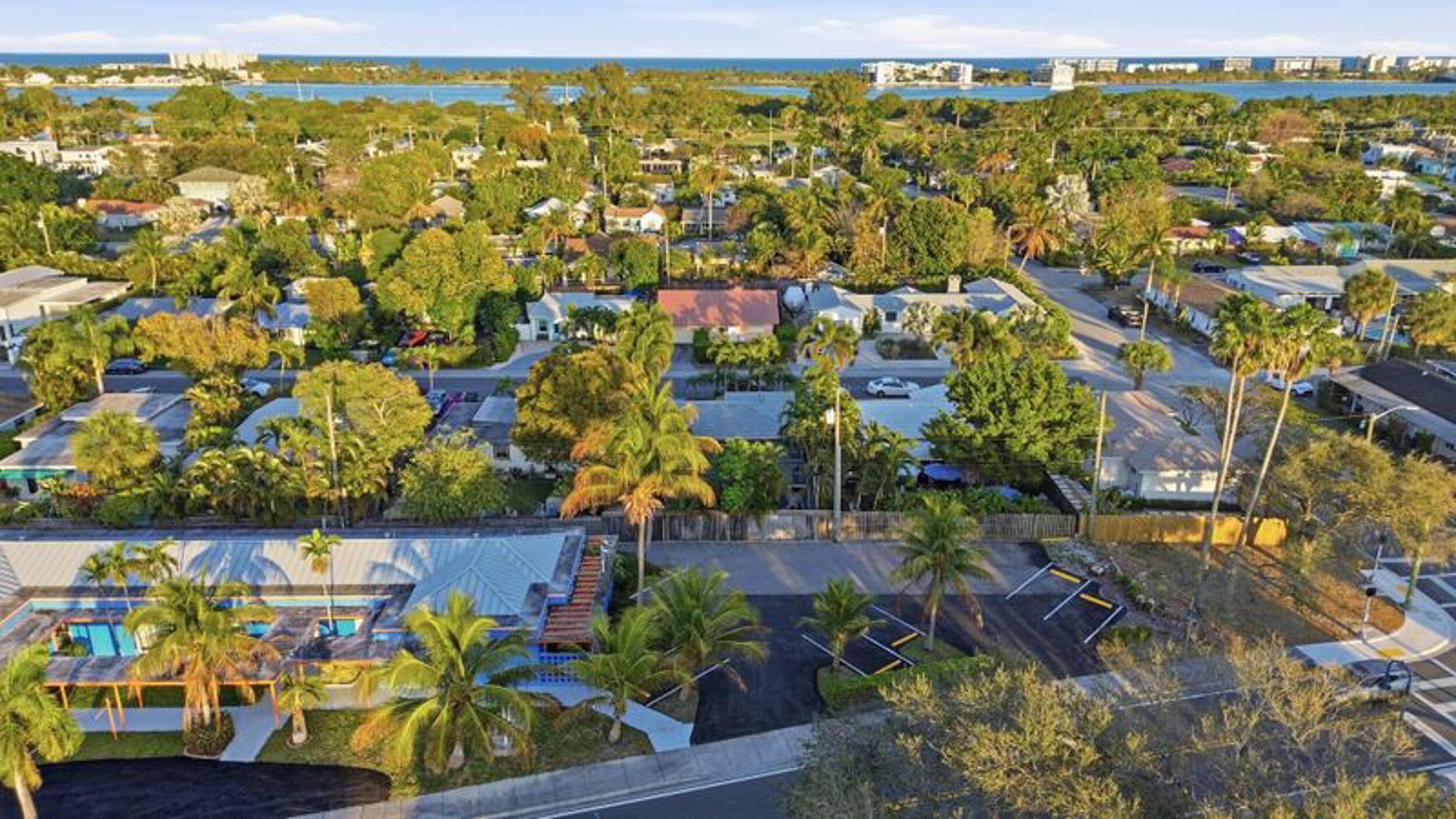 NORTH LAKE WORTH - Residential