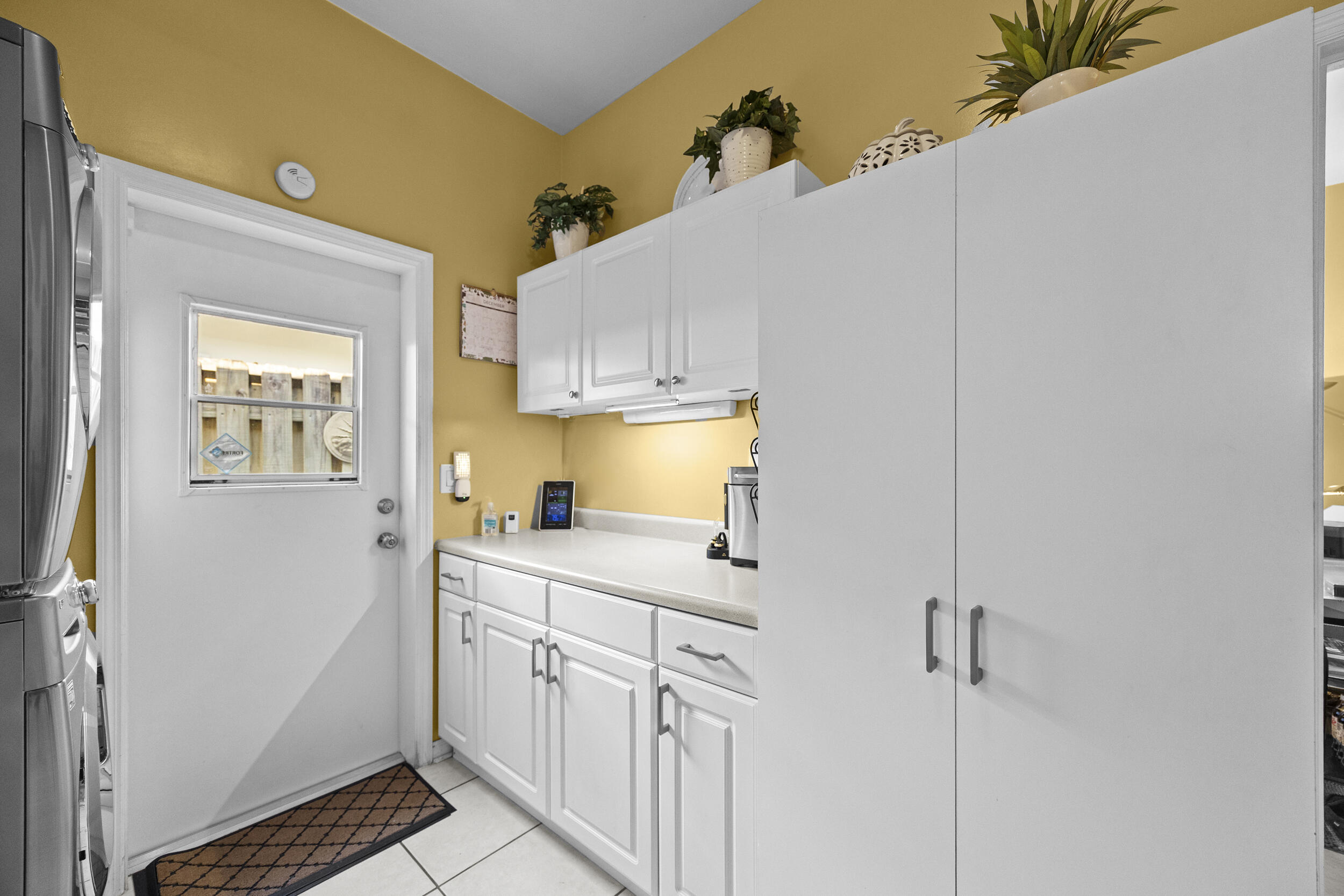 NORTH LAKE WORTH - Residential