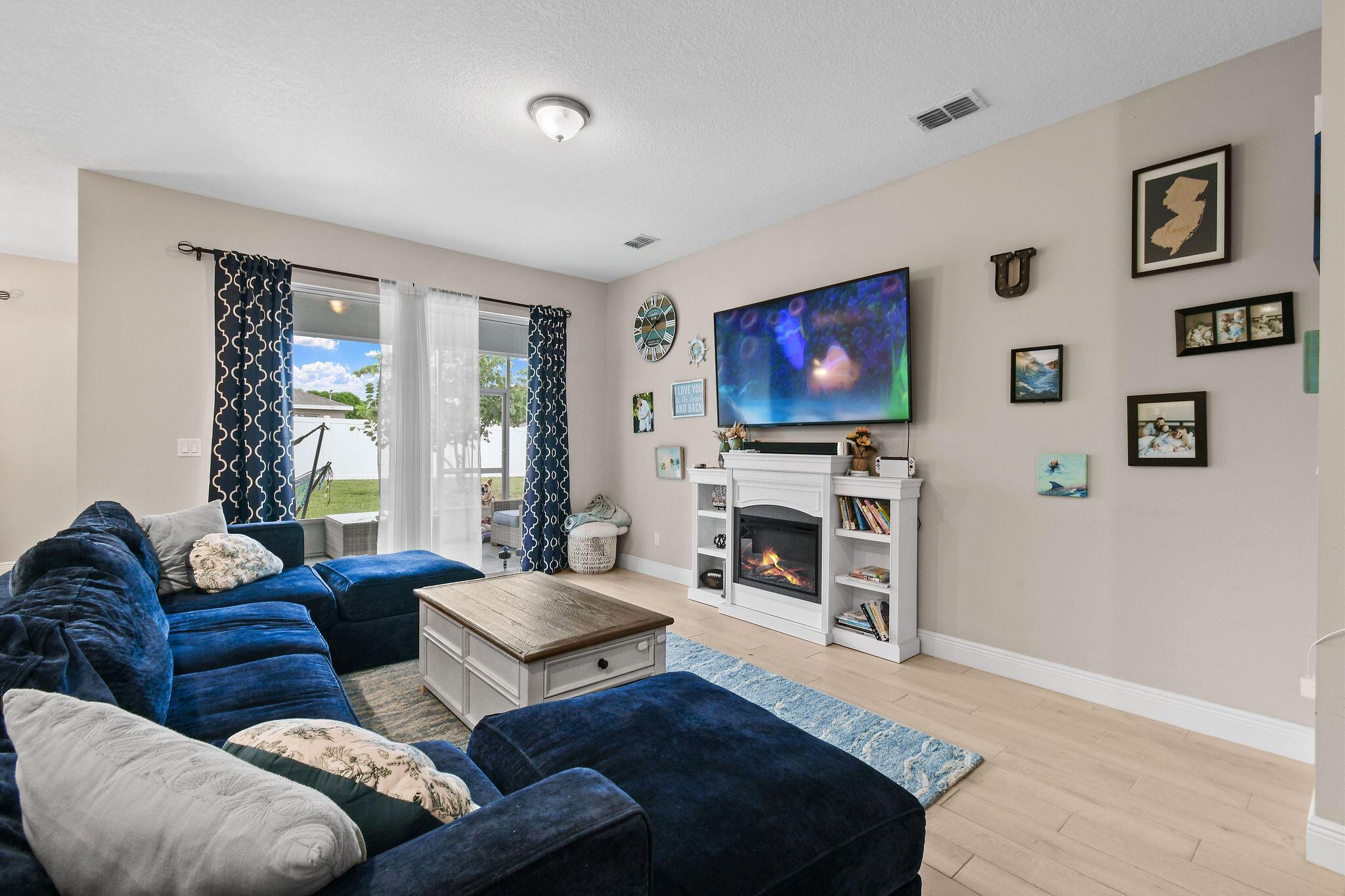 PORT ST LUCIE SECTION 11 - Residential