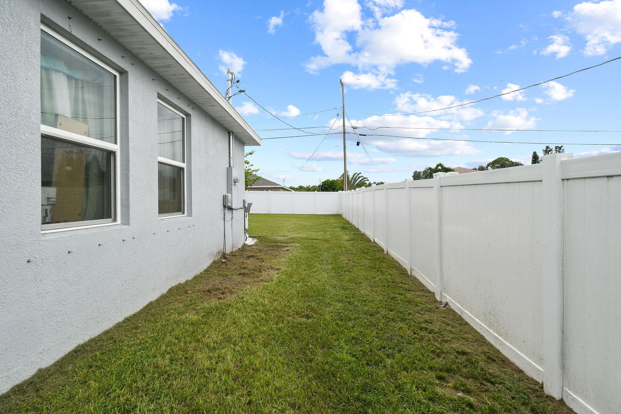 PORT ST LUCIE SECTION 11 - Residential