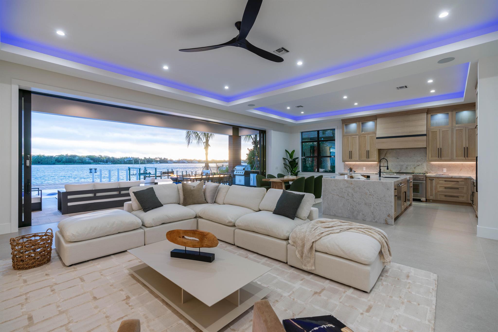 Lake Shores Lantana - Residential