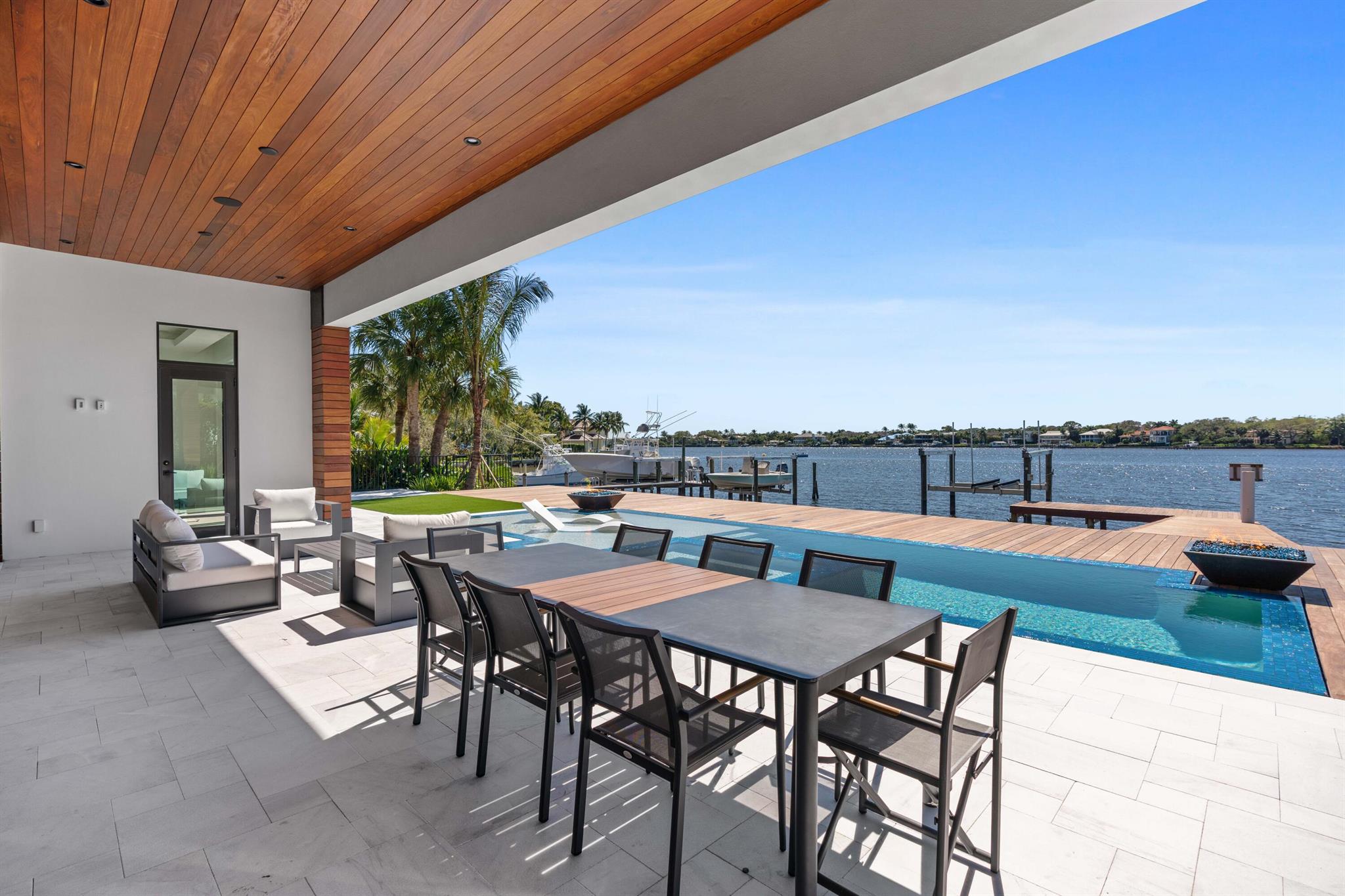 Lake Shores Lantana - Residential