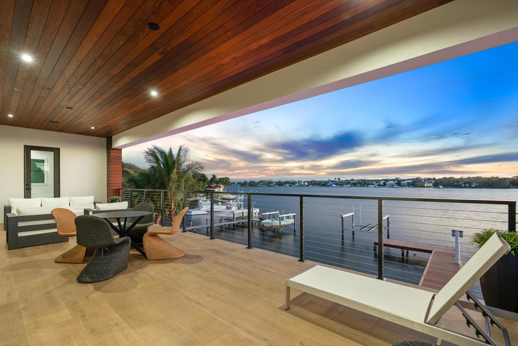 Lake Shores Lantana - Residential