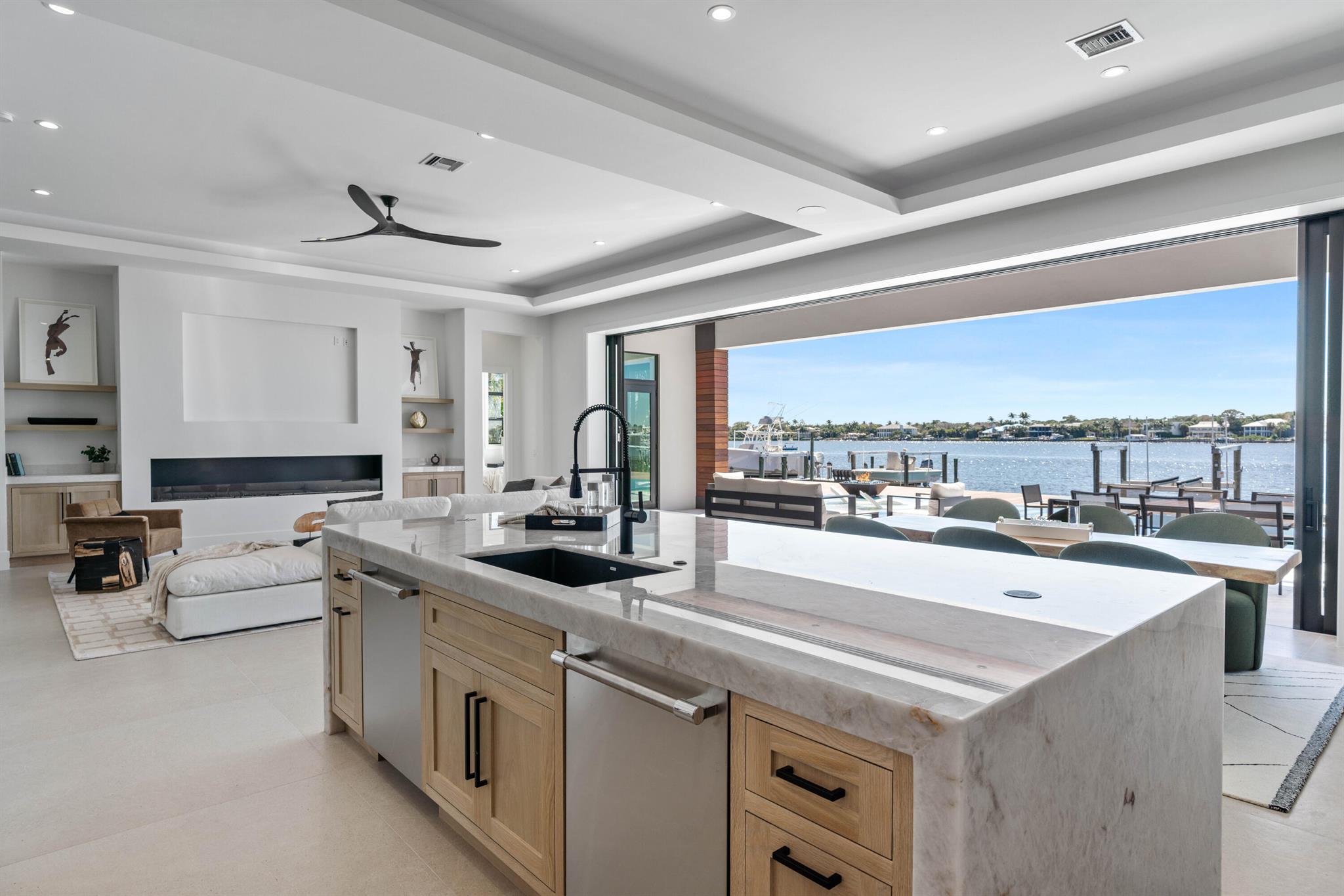 Lake Shores Lantana - Residential