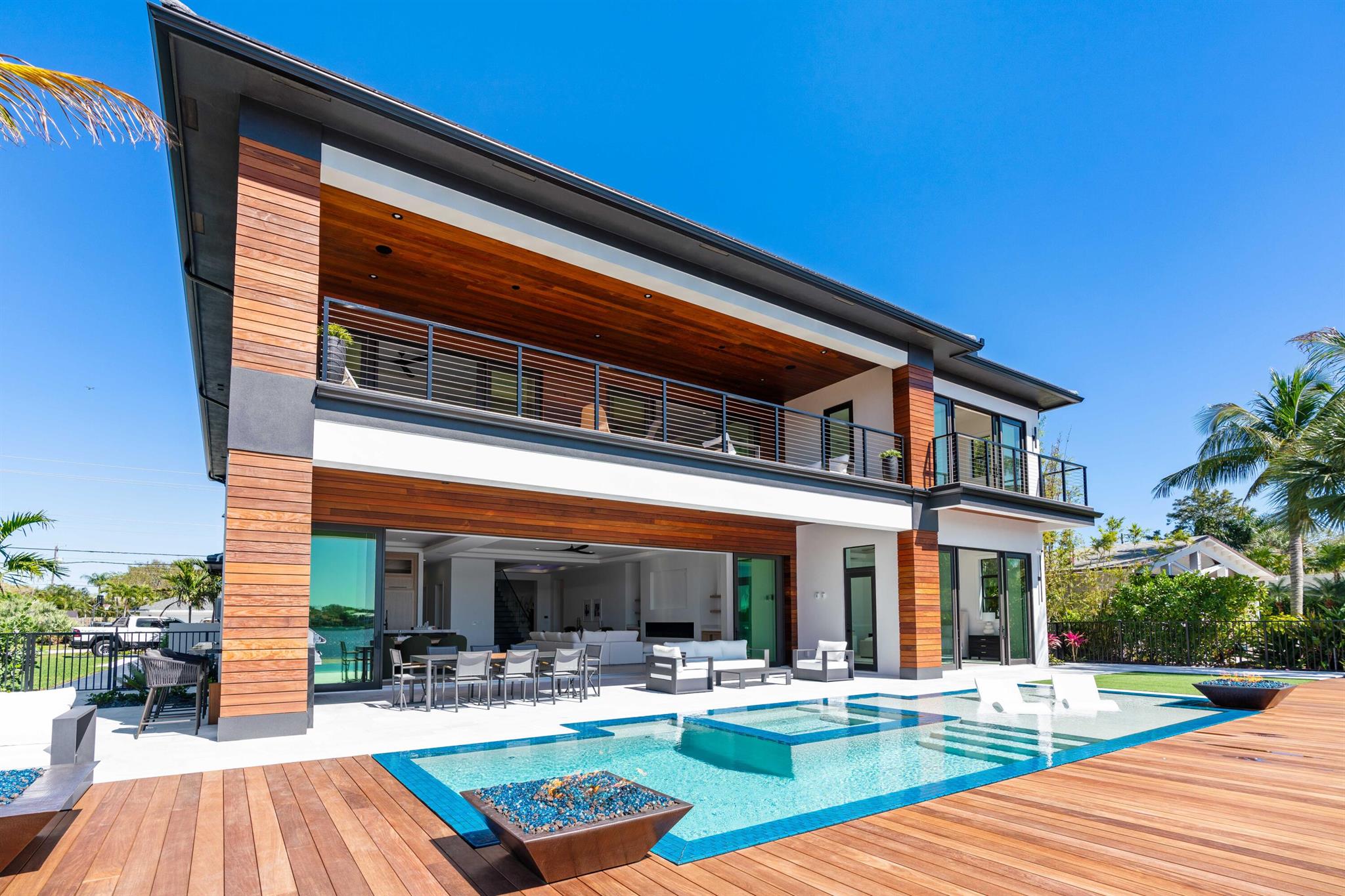 Lake Shores Lantana - Residential