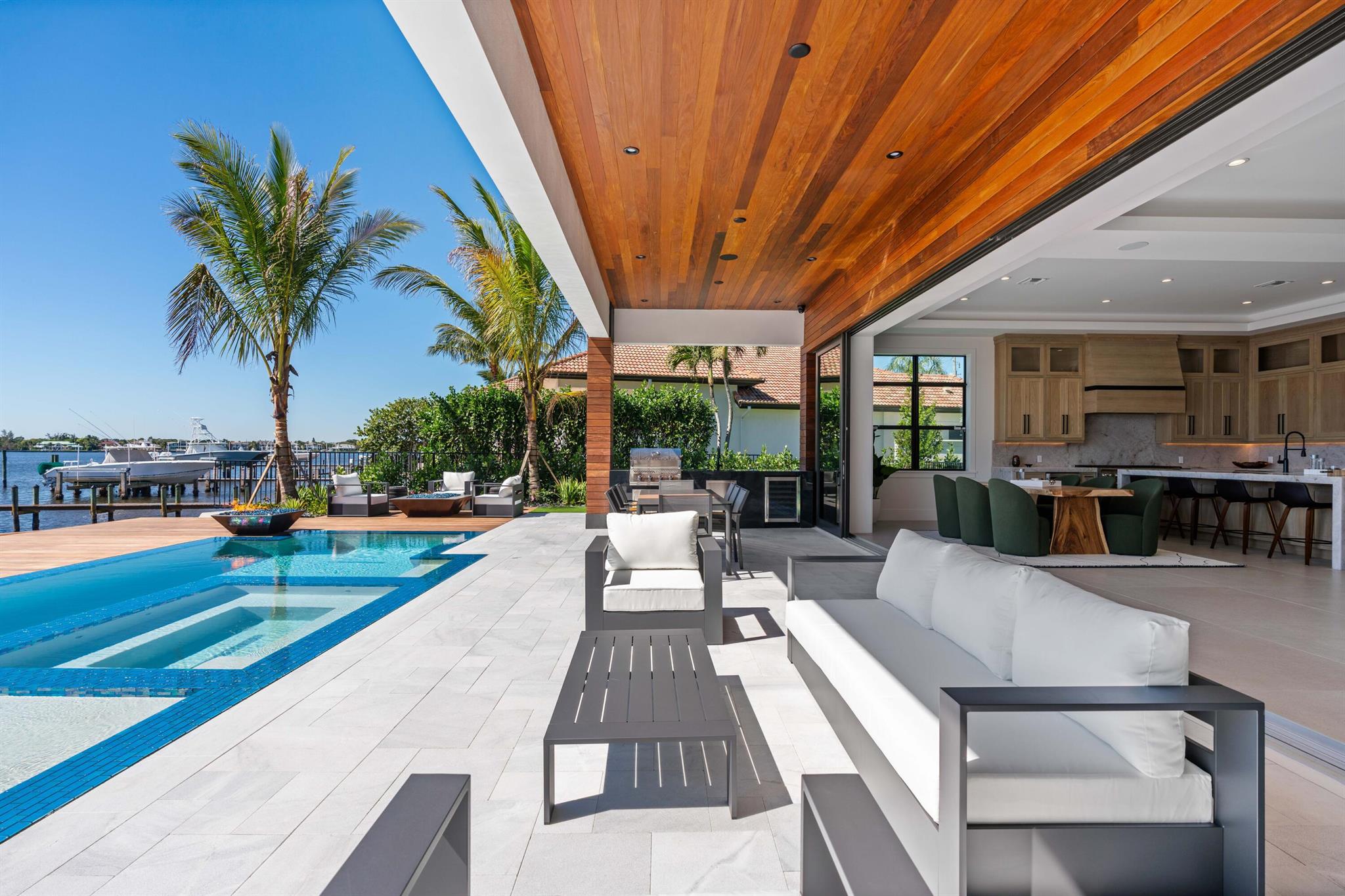 Lake Shores Lantana - Residential