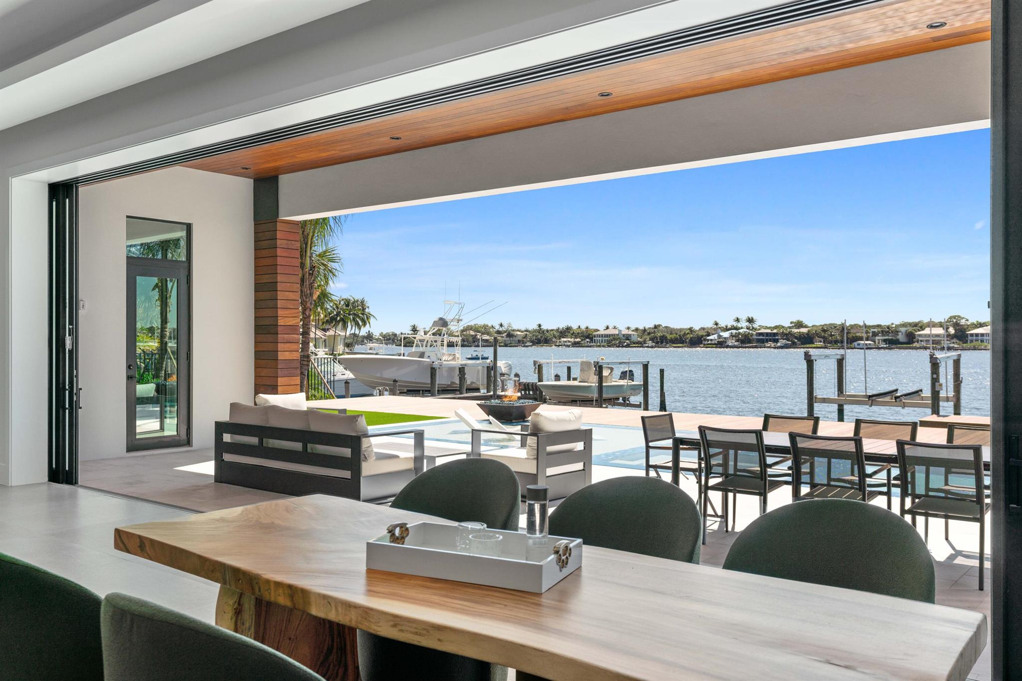 Lake Shores Lantana - Residential