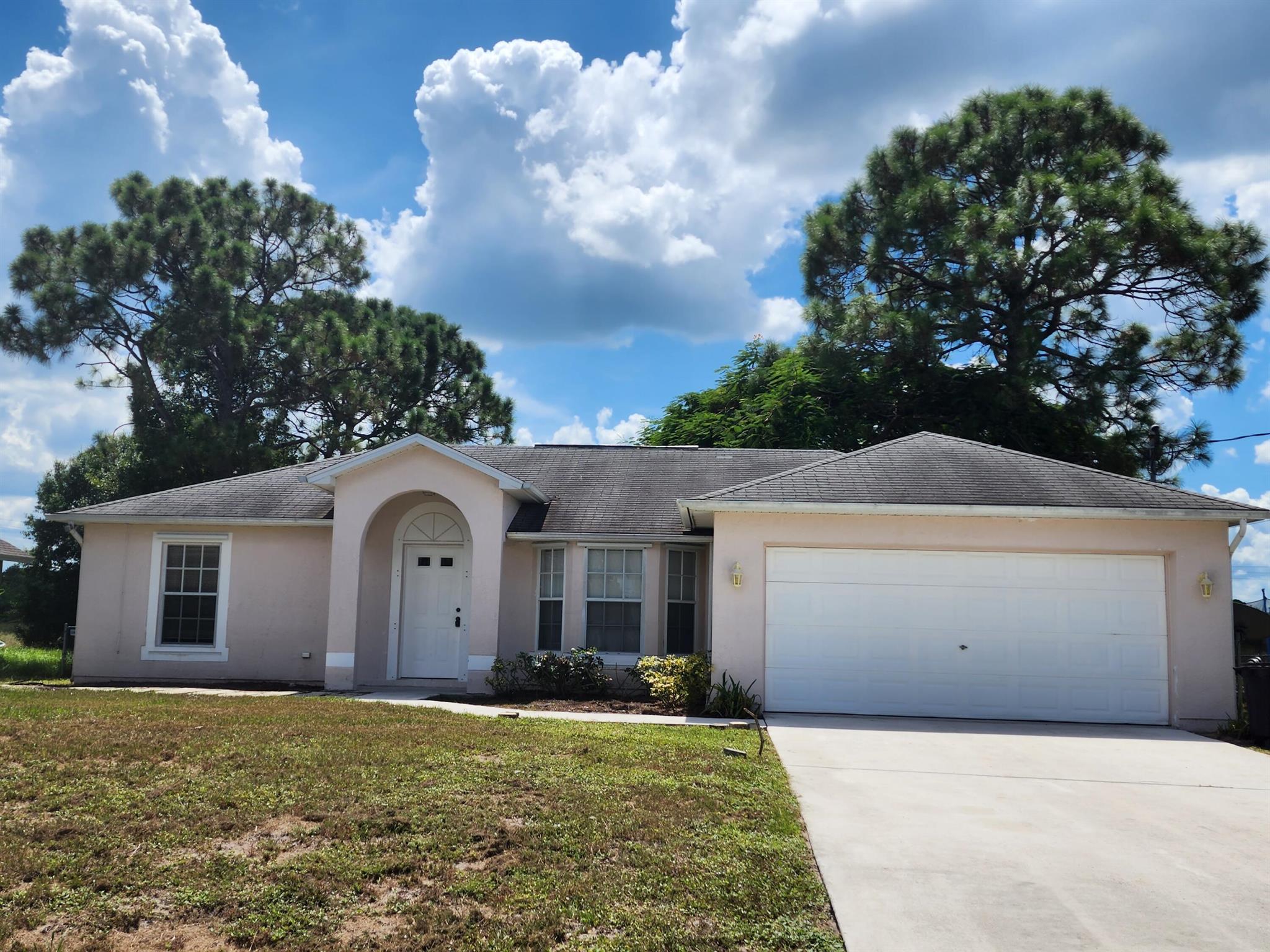 PORT ST LUCIE SECTION 33 - Residential