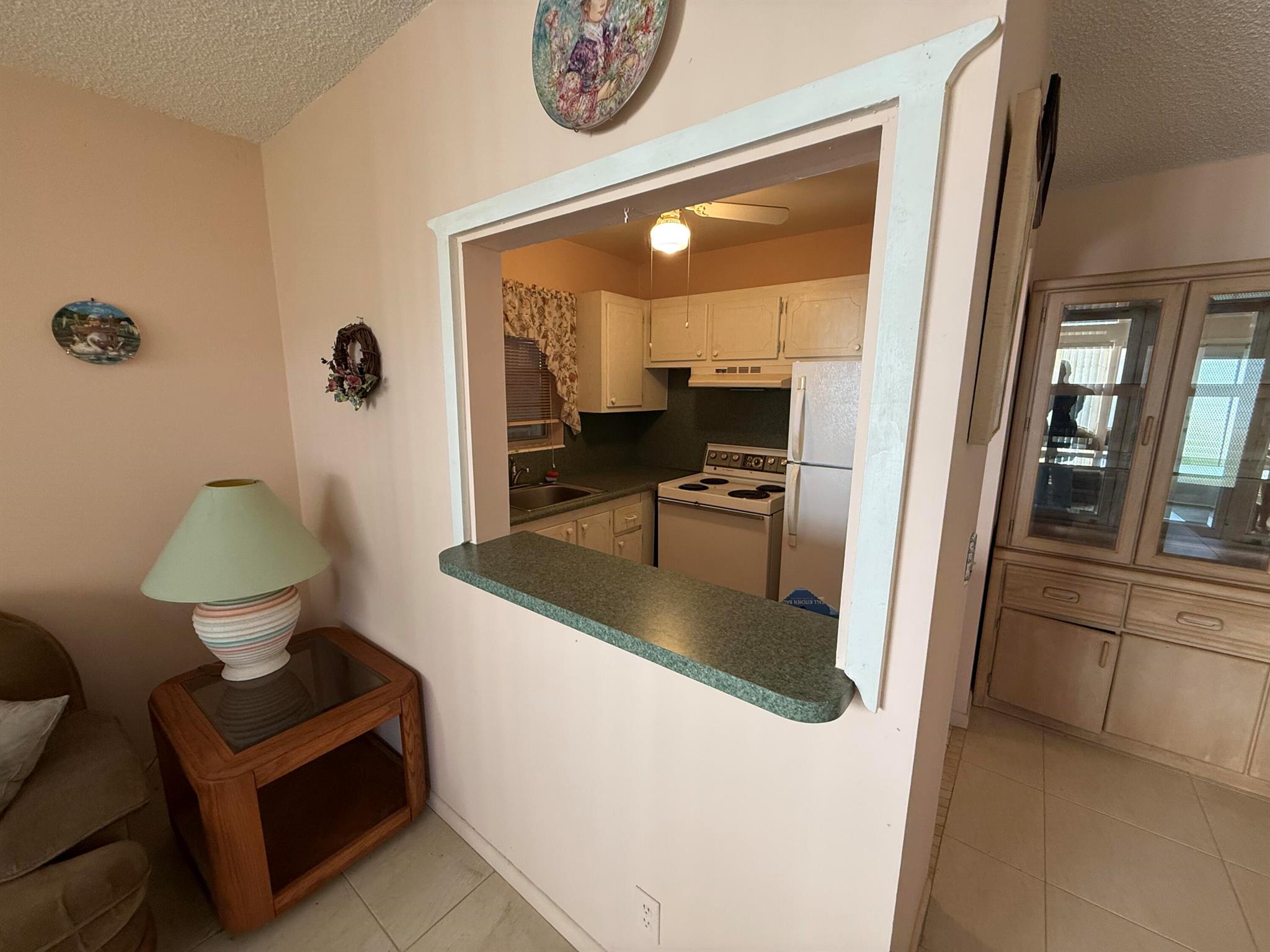 CAMBRIDGE CONDO - Residential