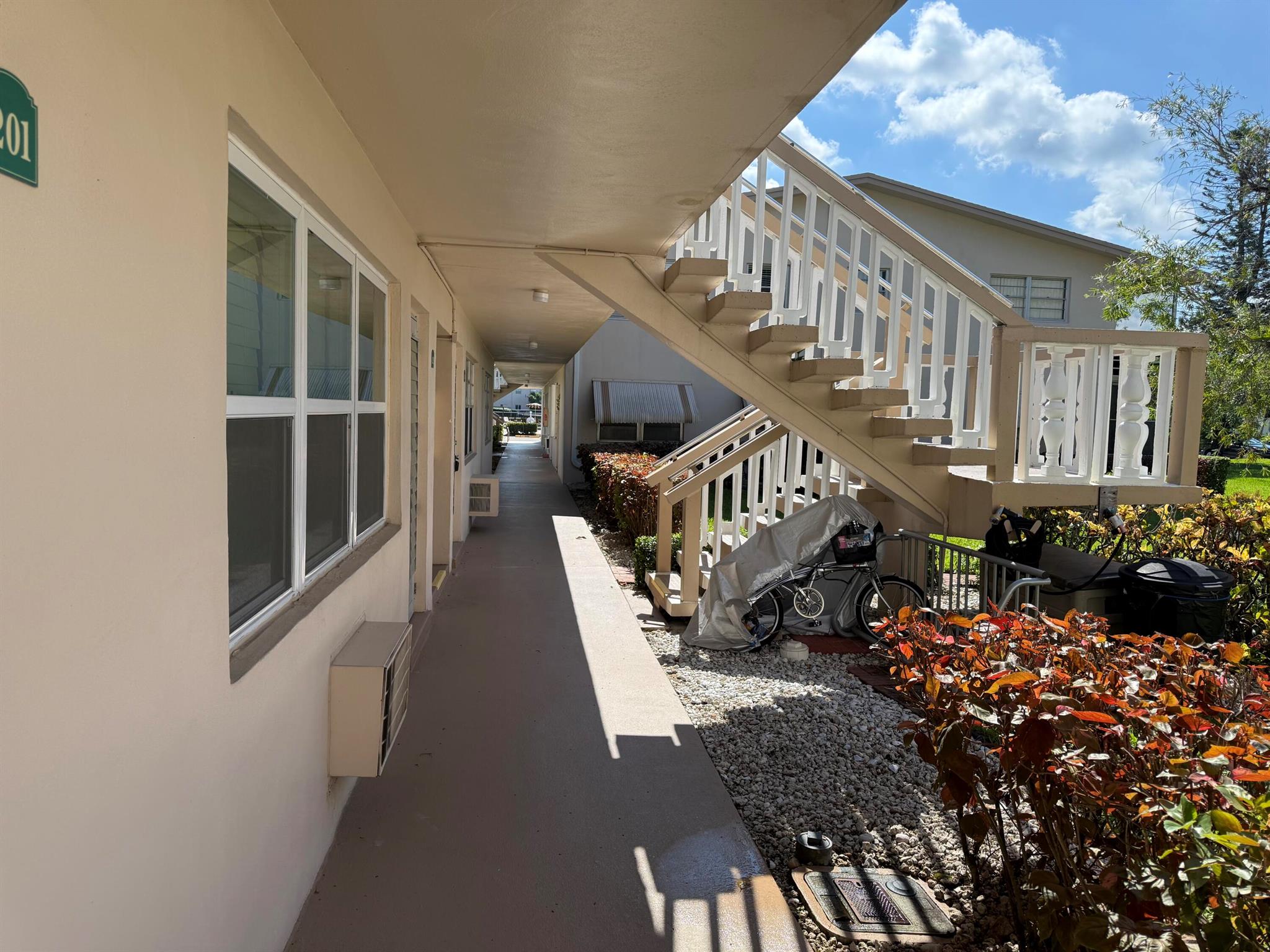 CAMBRIDGE CONDO - Residential