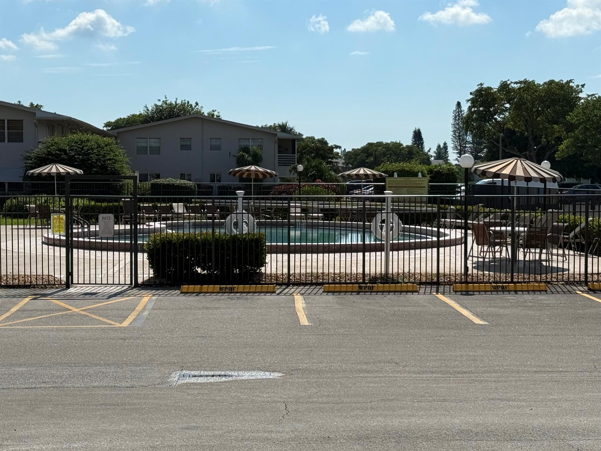 CAMBRIDGE CONDO - Residential