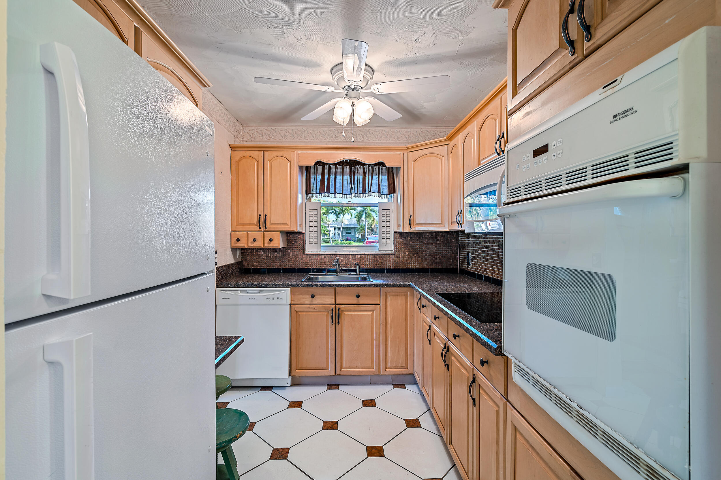 HIGH POINT OF DELRAY BEACH CONDO SEC III - Residential