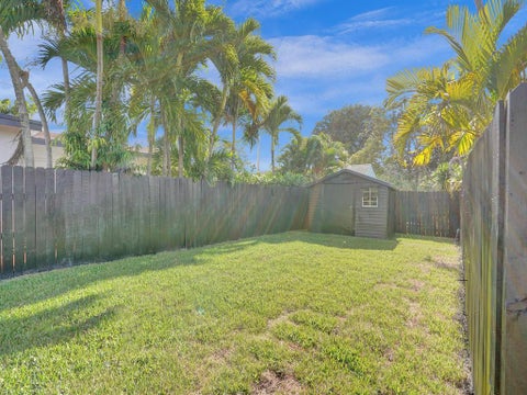 Tiny photo for 3661 NE 8th Avenue, Oakland Park, FL 33334 (MLS # B26009429)