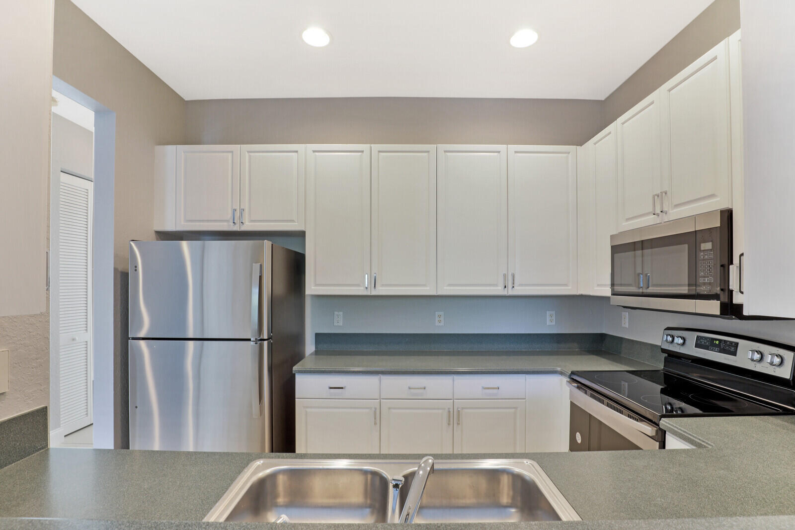 ABACOA TOWN CENTER 3 - Residential Lease