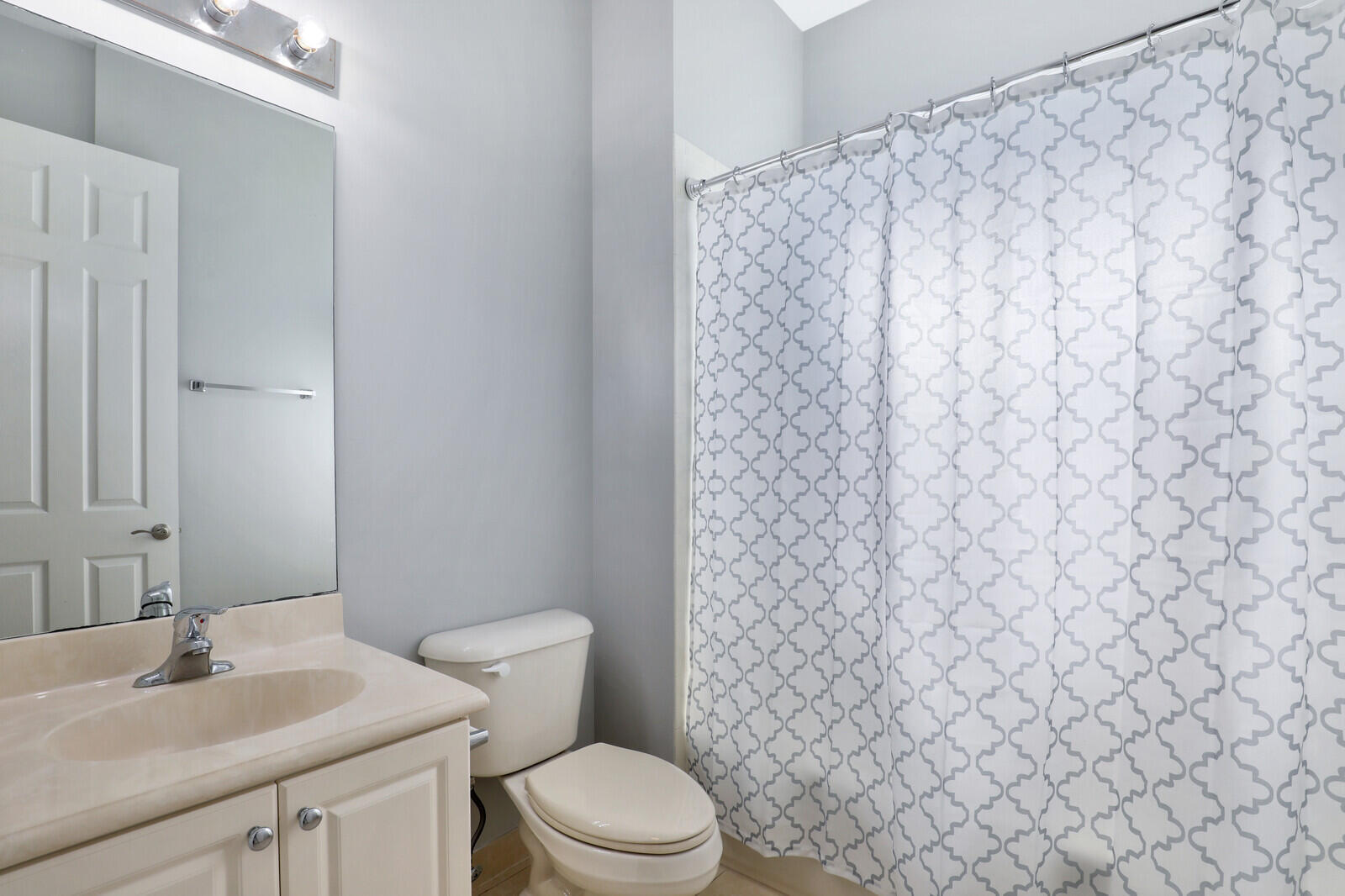 ABACOA TOWN CENTER 3 - Residential Lease