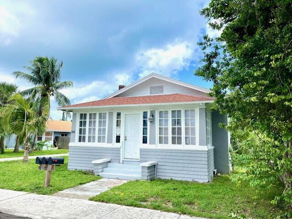 Photo of 916 S N Street, Lake Worth Beach, FL 33460 (MLS # R11016983)