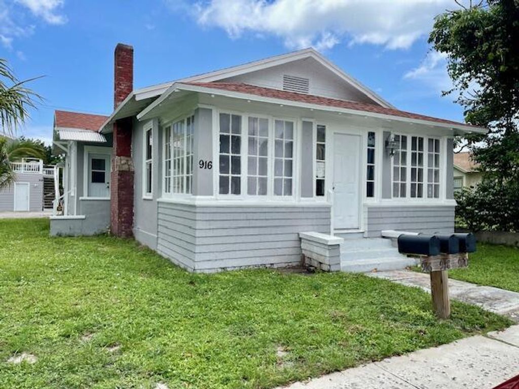 Photo of 916 S N Street, Lake Worth Beach, FL 33460 (MLS # R11016983)