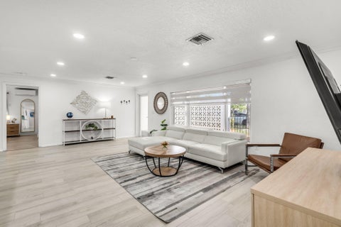 Tiny photo for 421 SW 18TH Street, Pompano Beach, FL 33060 (MLS # B26082946)