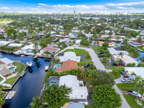Tiny photo for 421 SW 18TH Street, Pompano Beach, FL 33060 (MLS # B26082946)