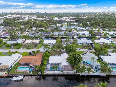 Tiny photo for 421 SW 18TH Street, Pompano Beach, FL 33060 (MLS # B26082946)