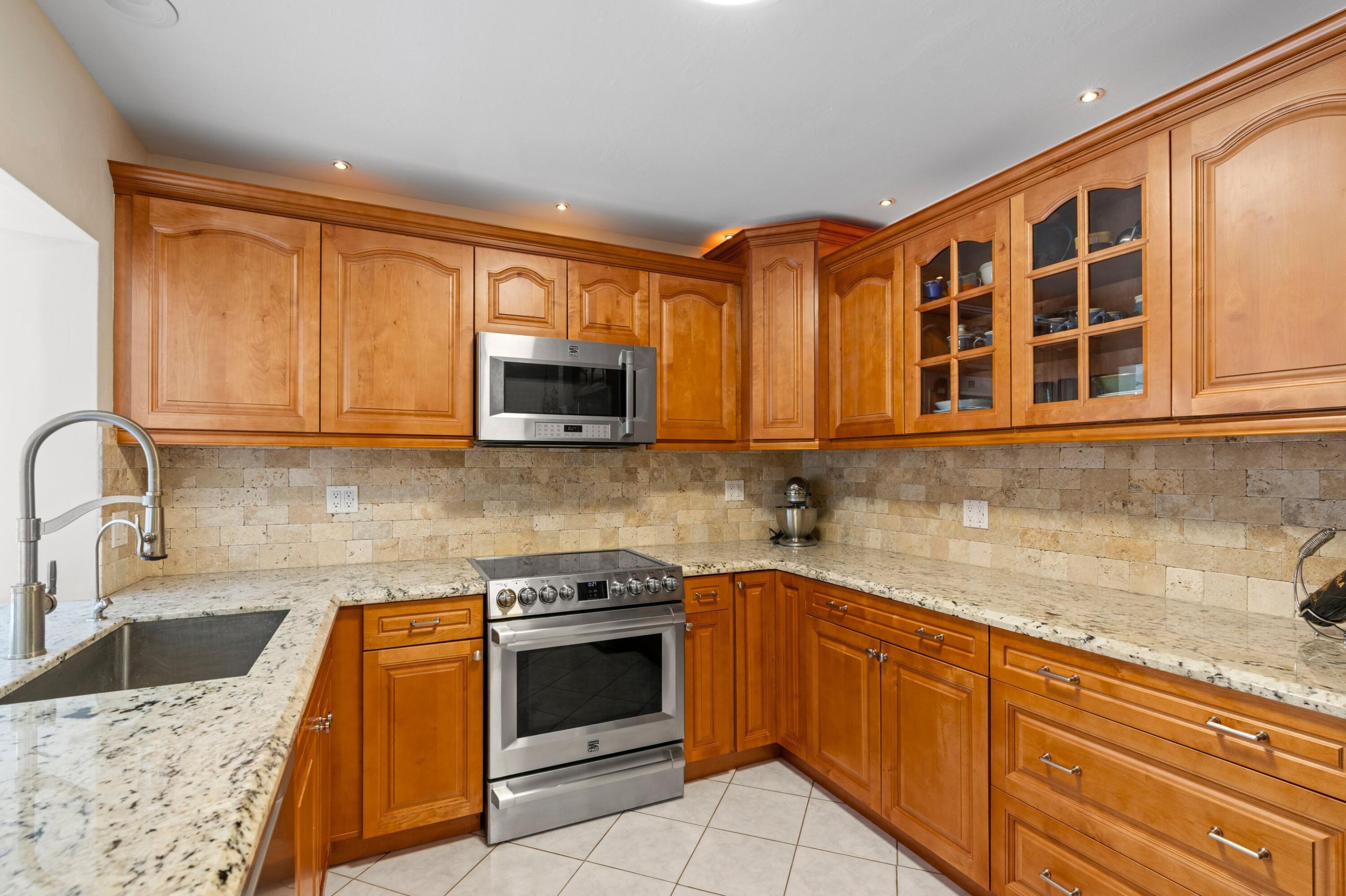 CLUSTERS CORAL SPRINGS - Residential