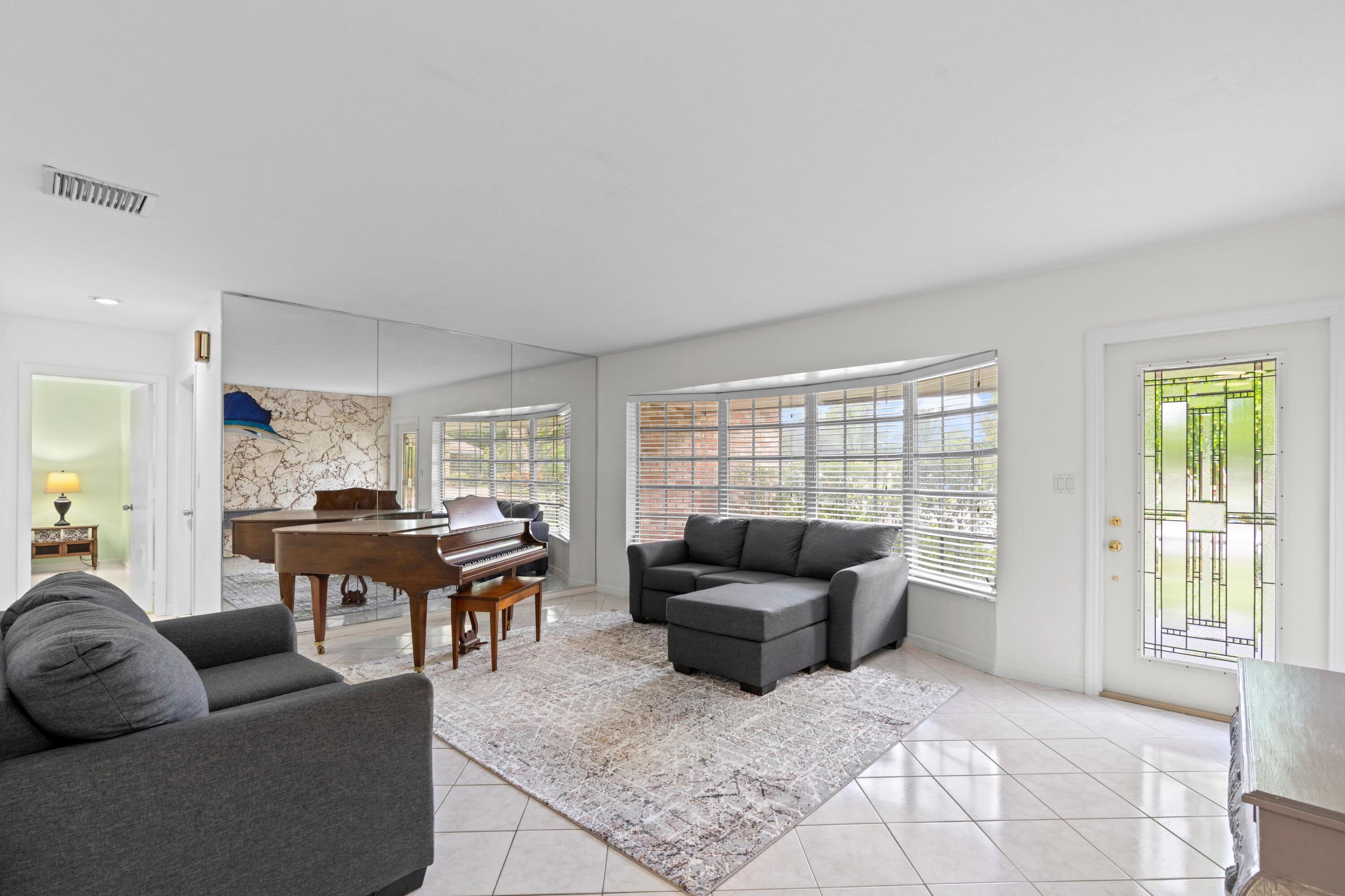 9601 NW 36th Manor
