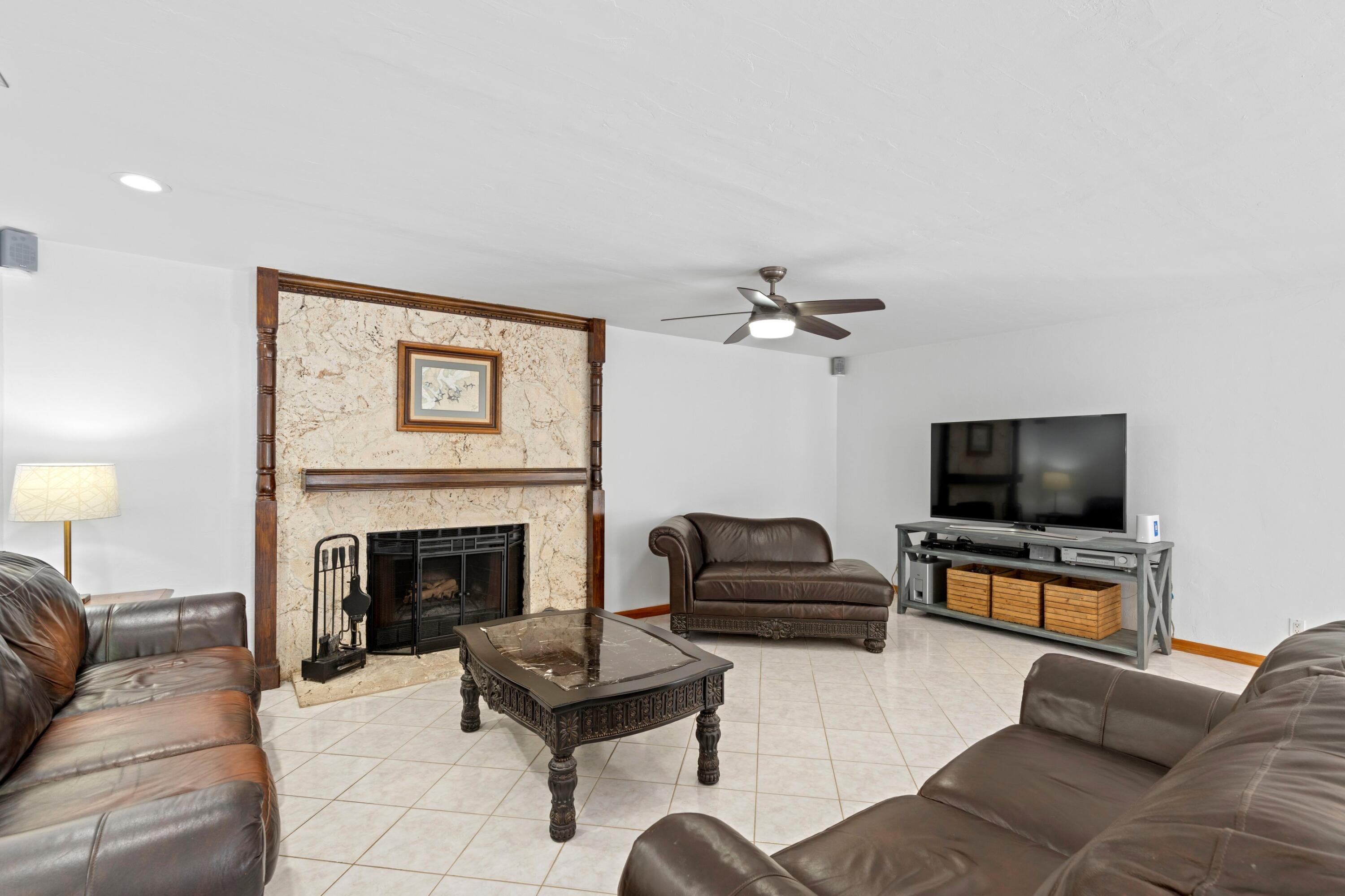 CLUSTERS CORAL SPRINGS - Residential