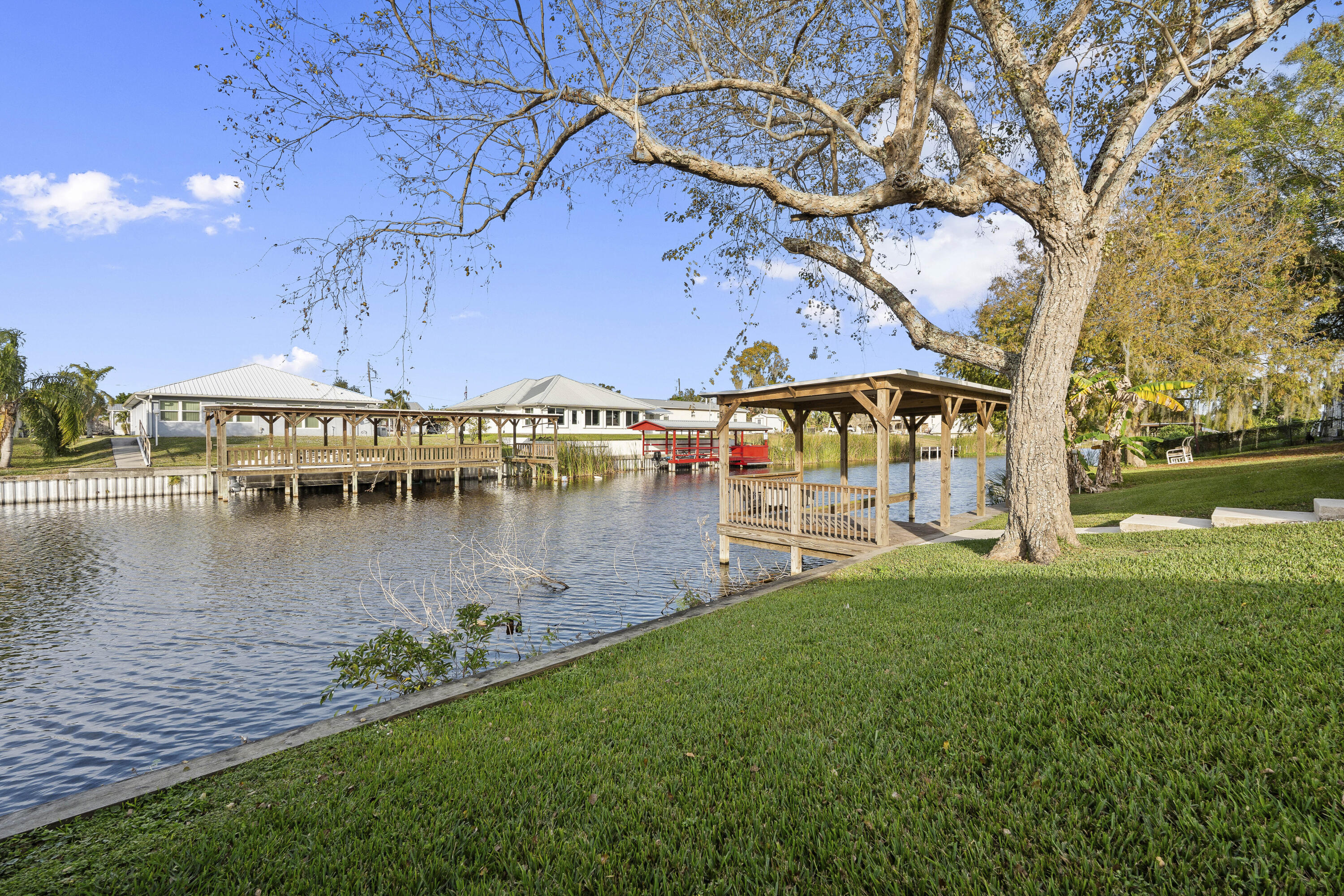 TAYLOR CREEK ISLES - Residential