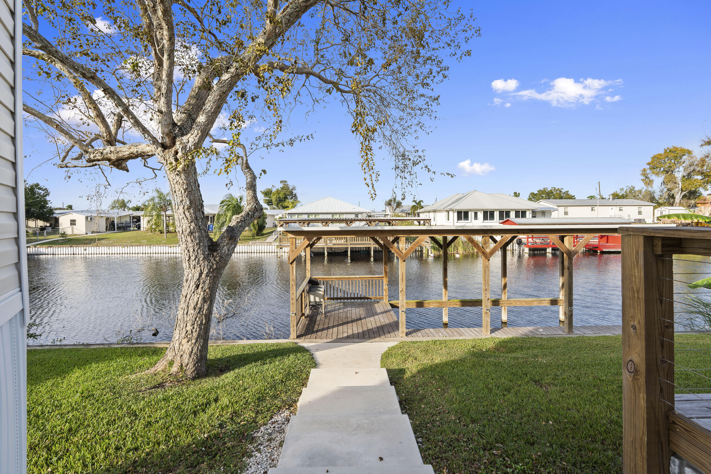 TAYLOR CREEK ISLES - Residential