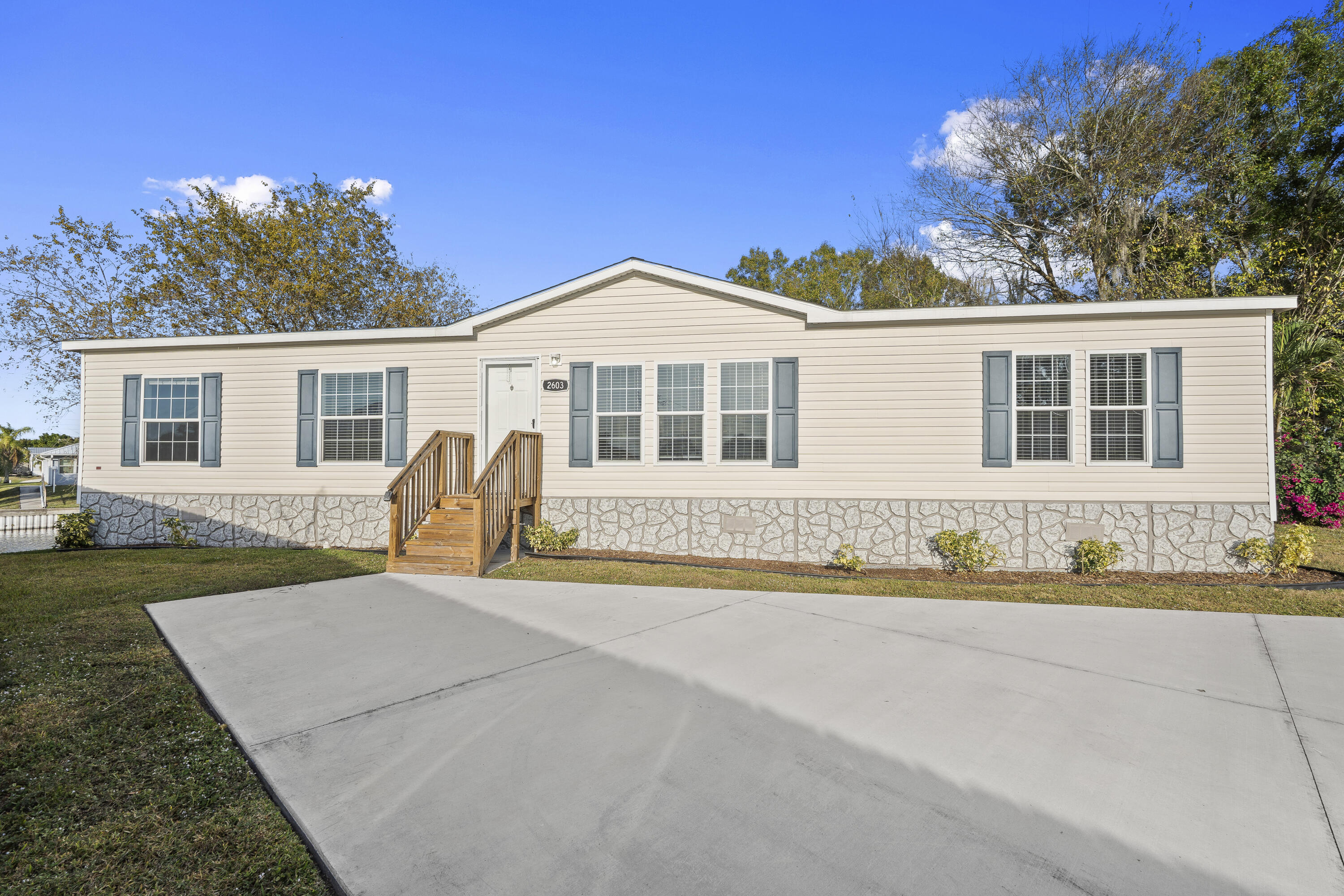 TAYLOR CREEK ISLES - Residential