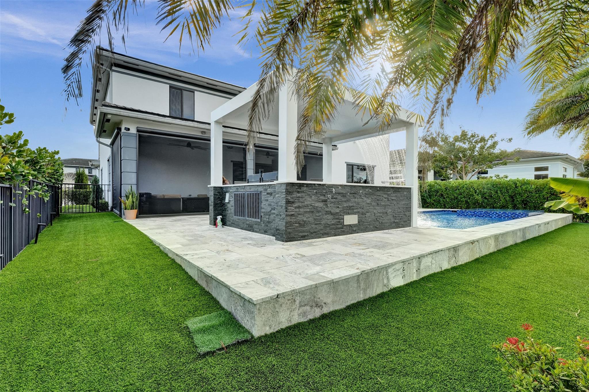 Cascata@Miralago - Residential
