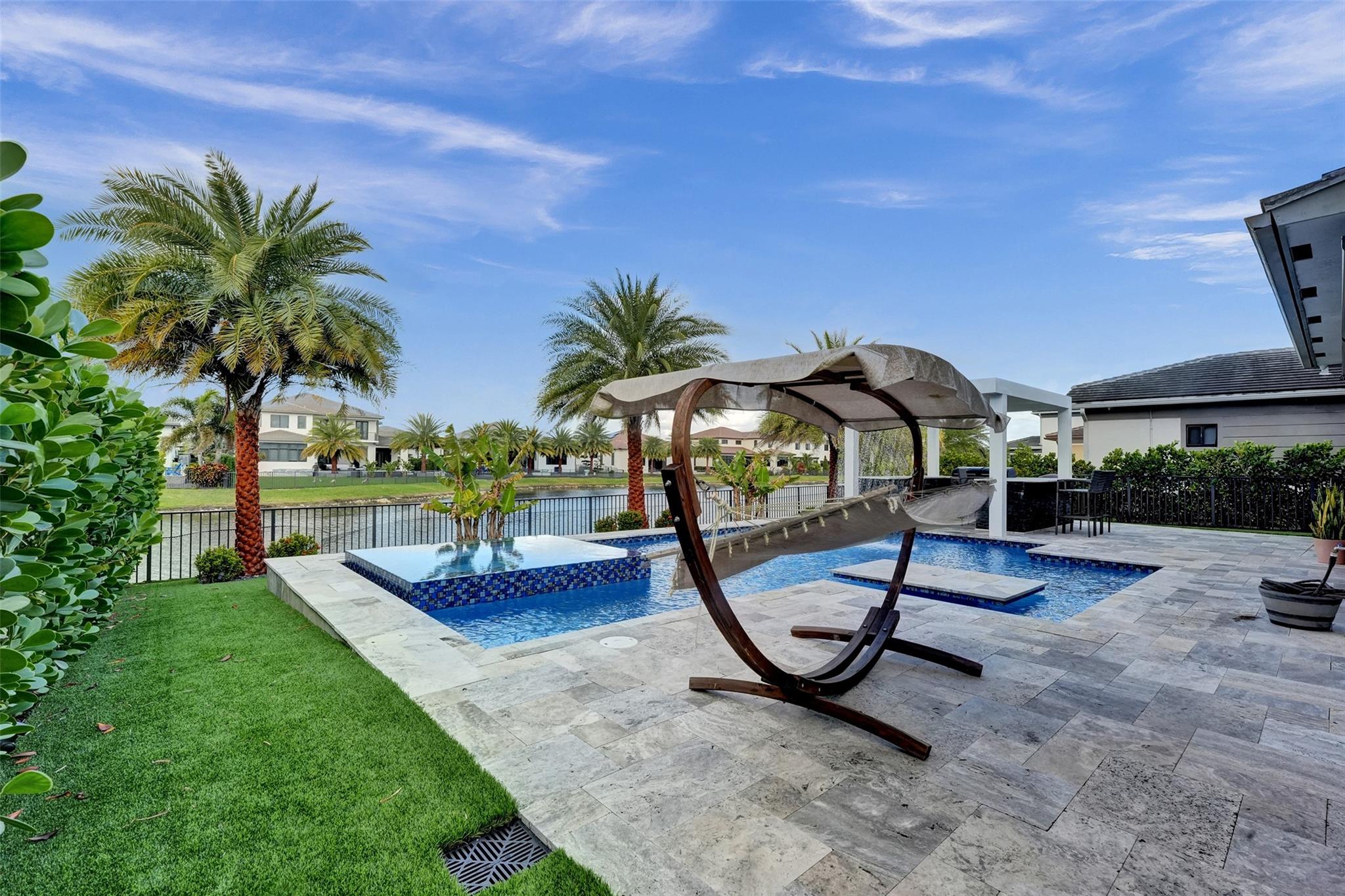 Cascata@Miralago - Residential