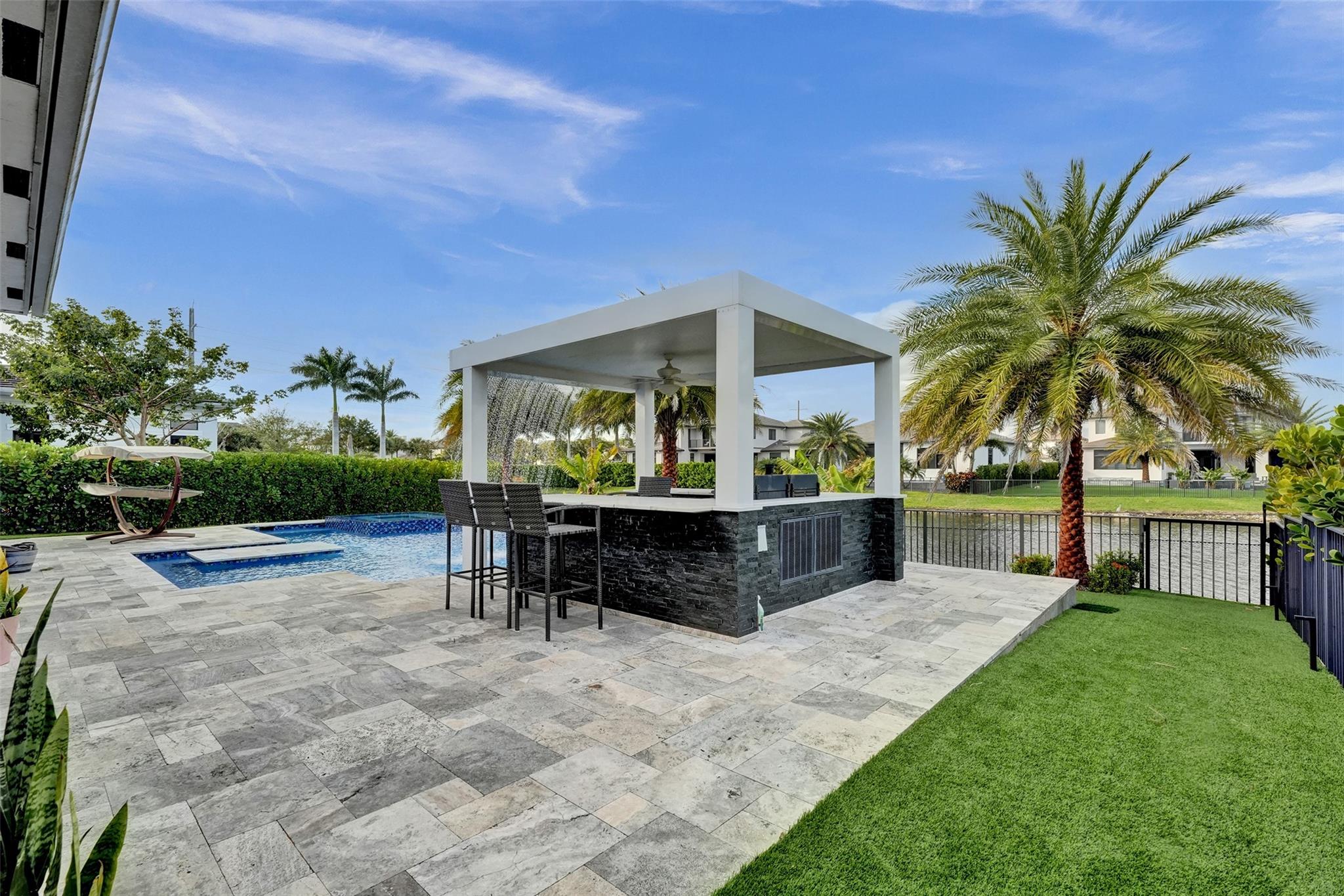 Cascata@Miralago - Residential