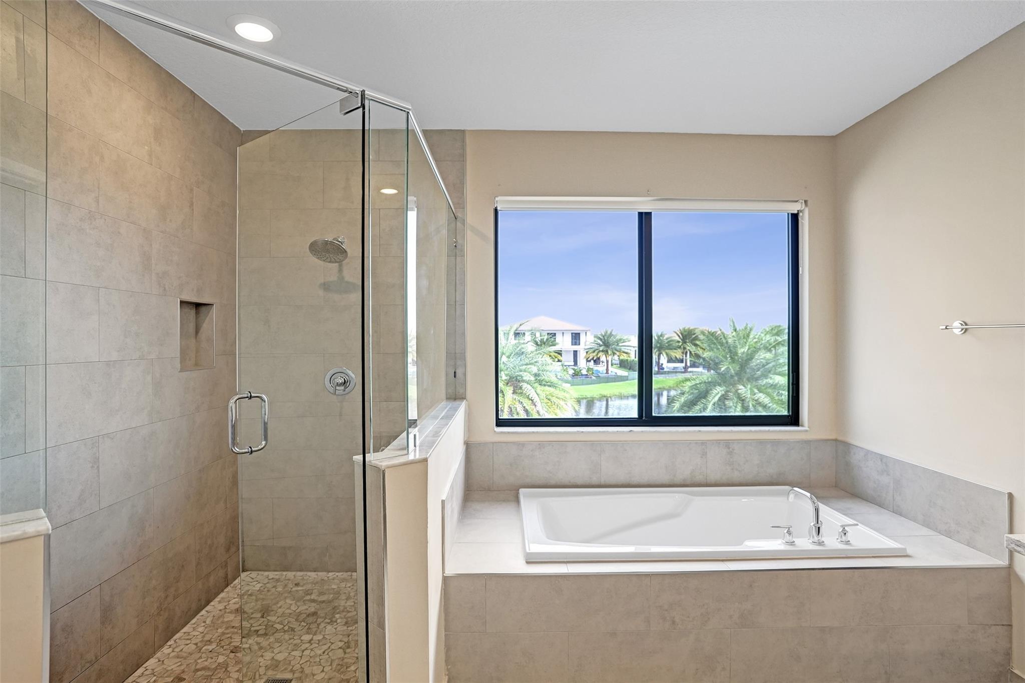 Cascata@Miralago - Residential