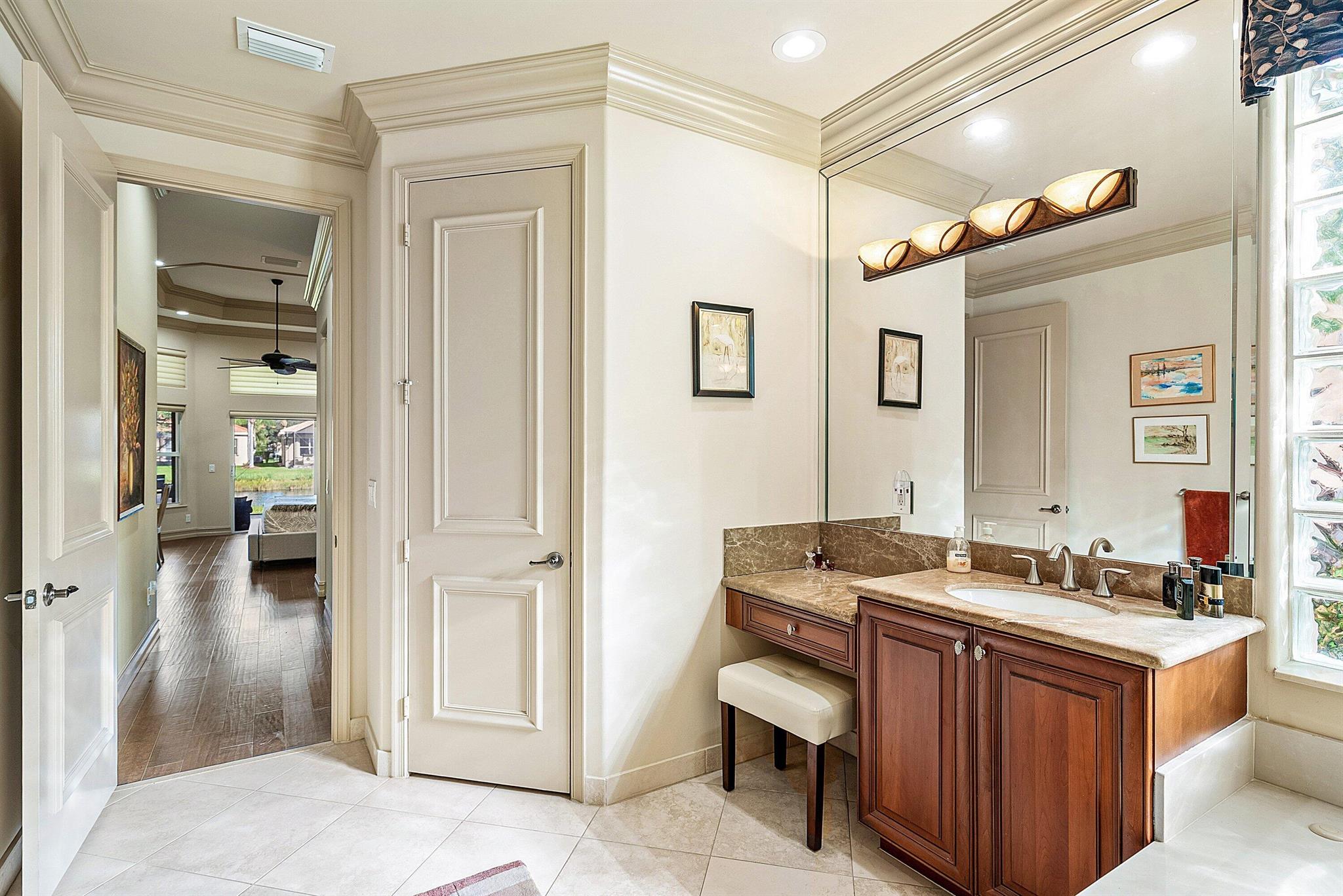 VALENCIA POINTE 3 - Residential