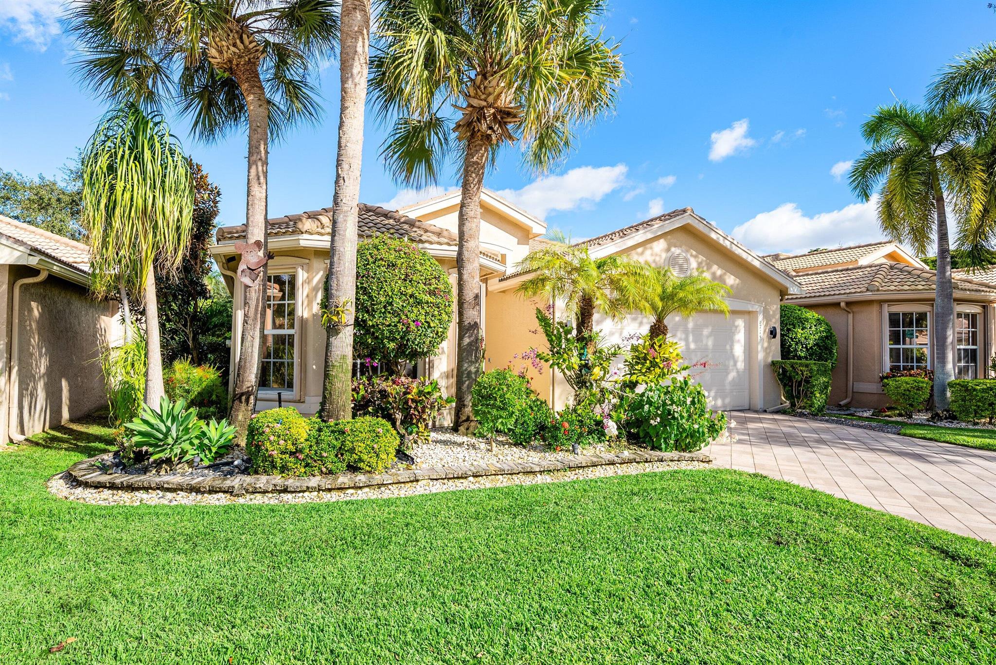 VALENCIA POINTE 3 - Residential